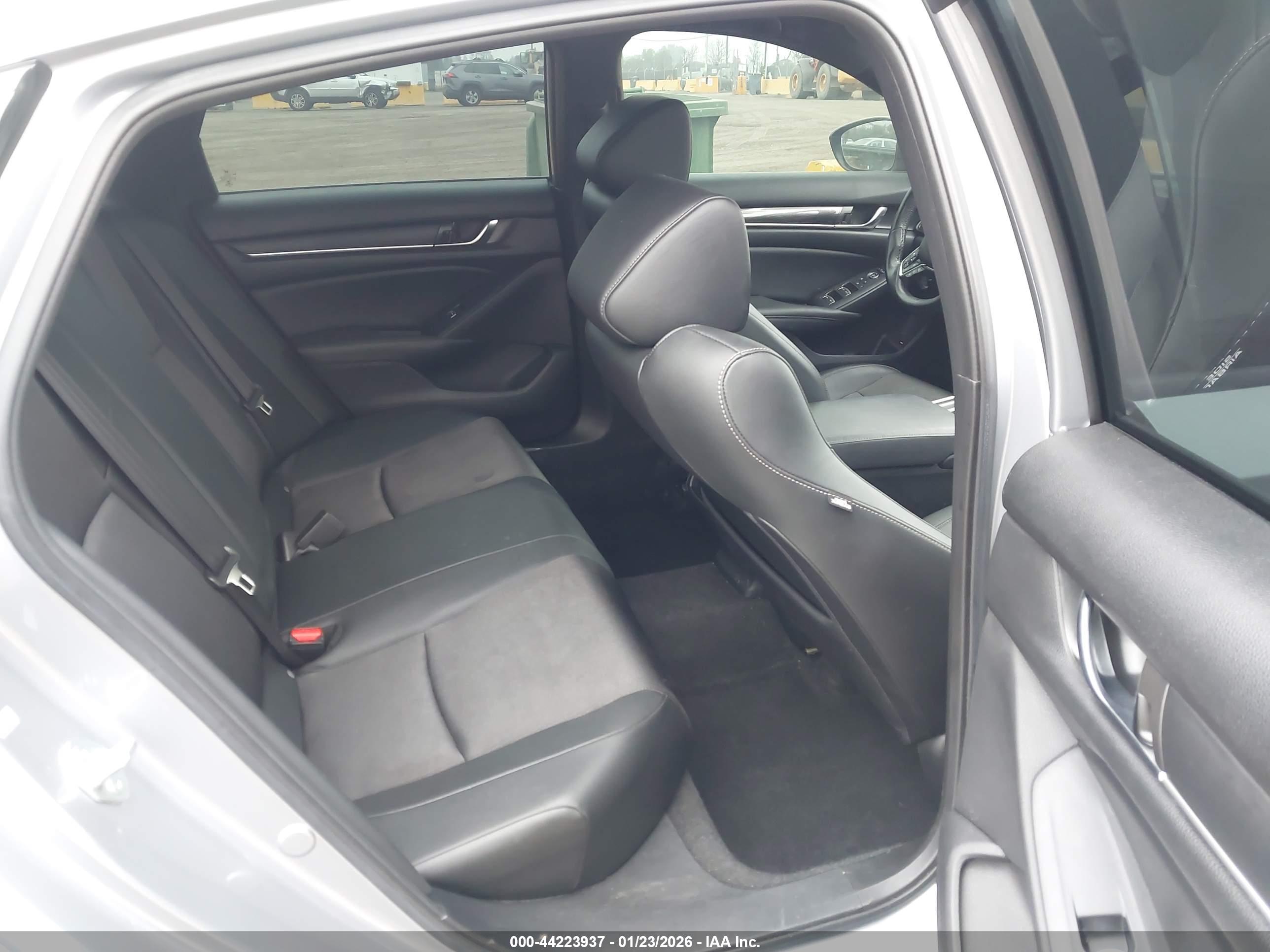 HONDA ACCORD image 8