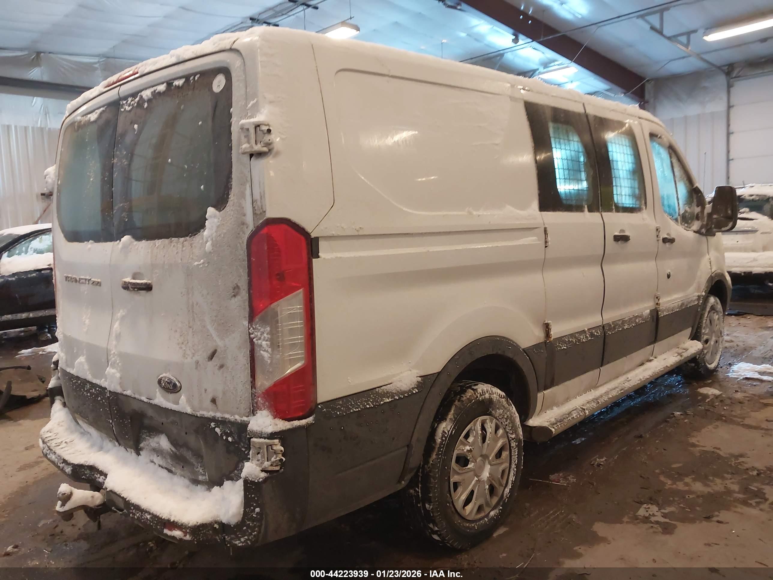 FORD TRANSIT-250 image 4