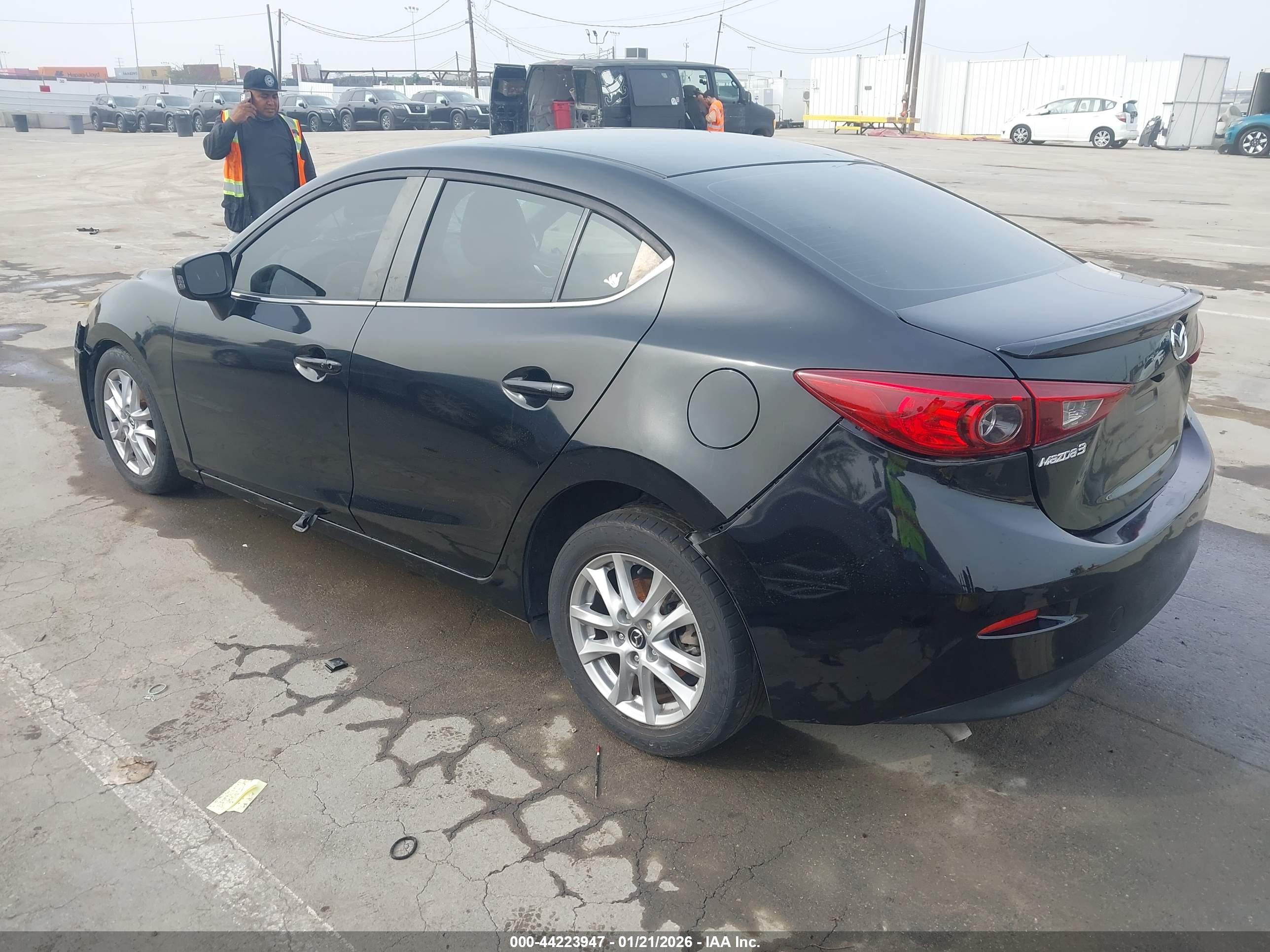 MAZDA MAZDA3 image 3