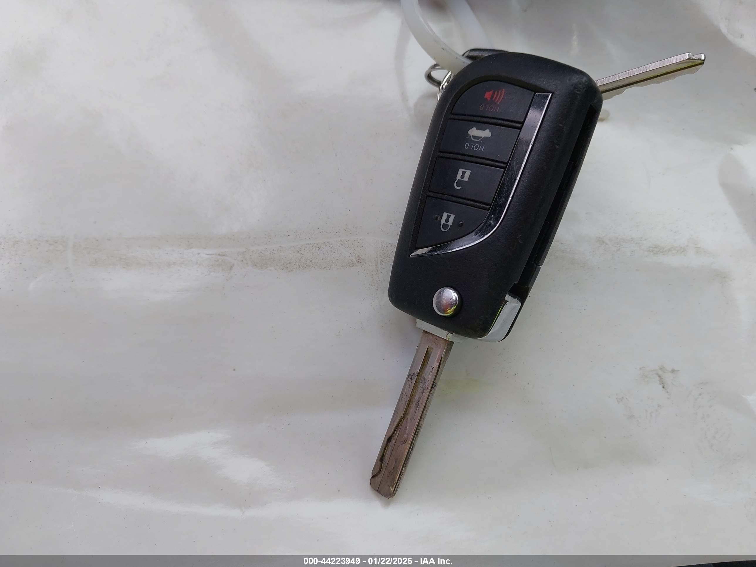 TOYOTA CAMRY image 11