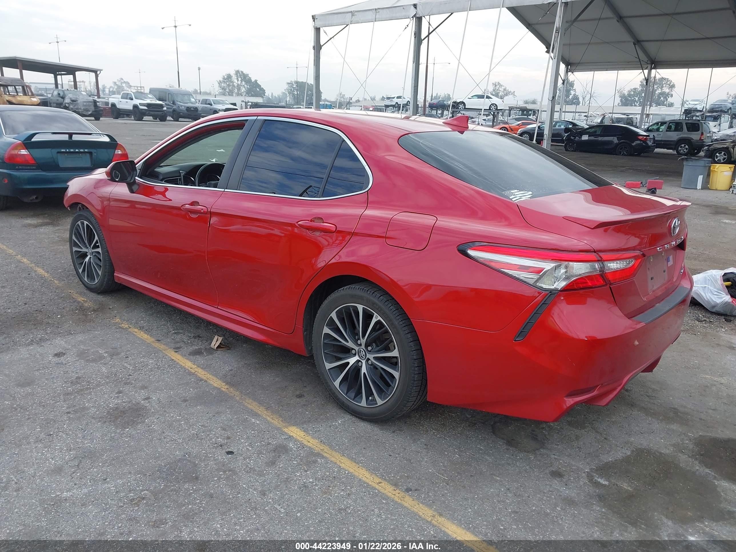TOYOTA CAMRY image 3