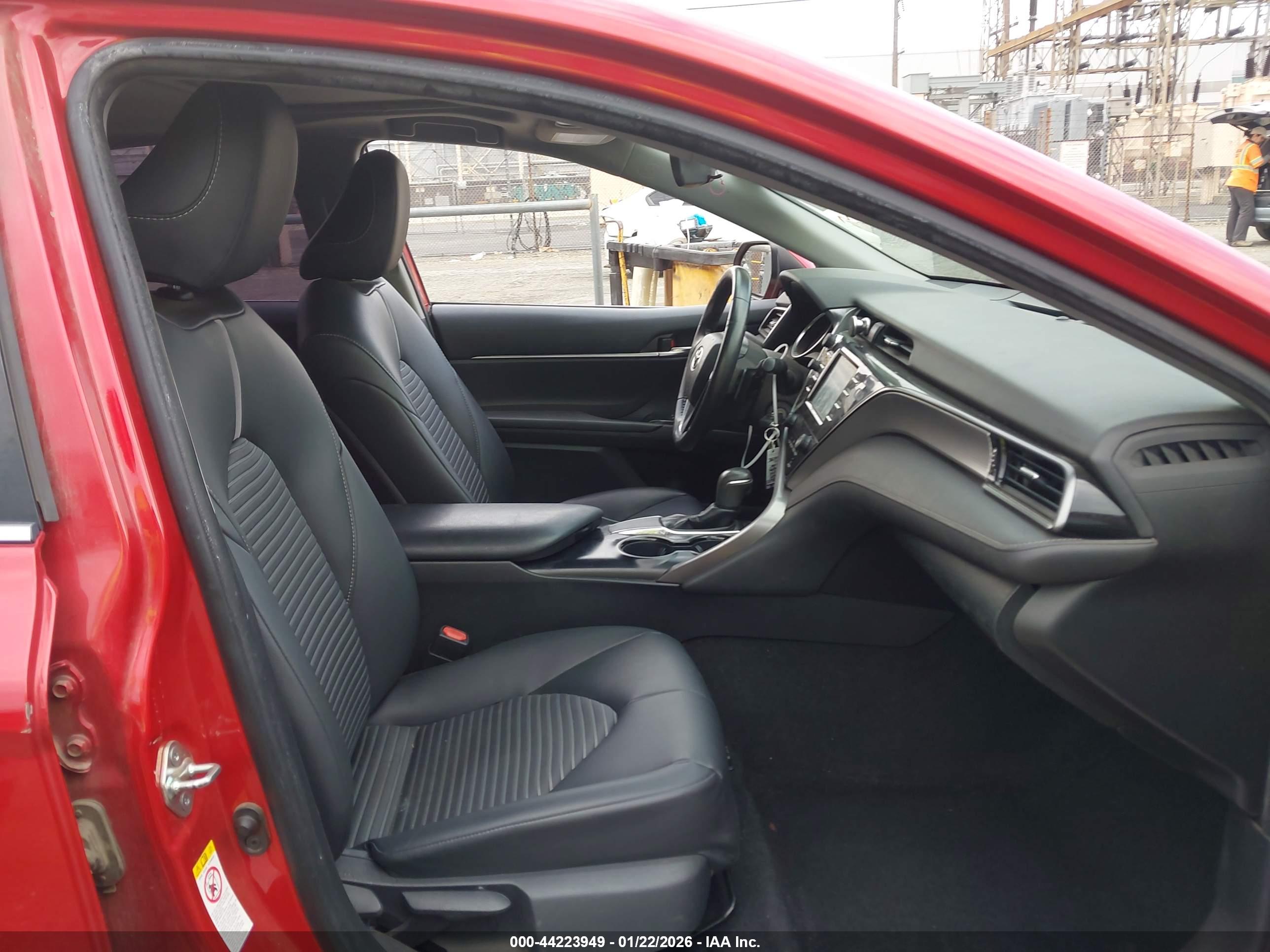 TOYOTA CAMRY image 5