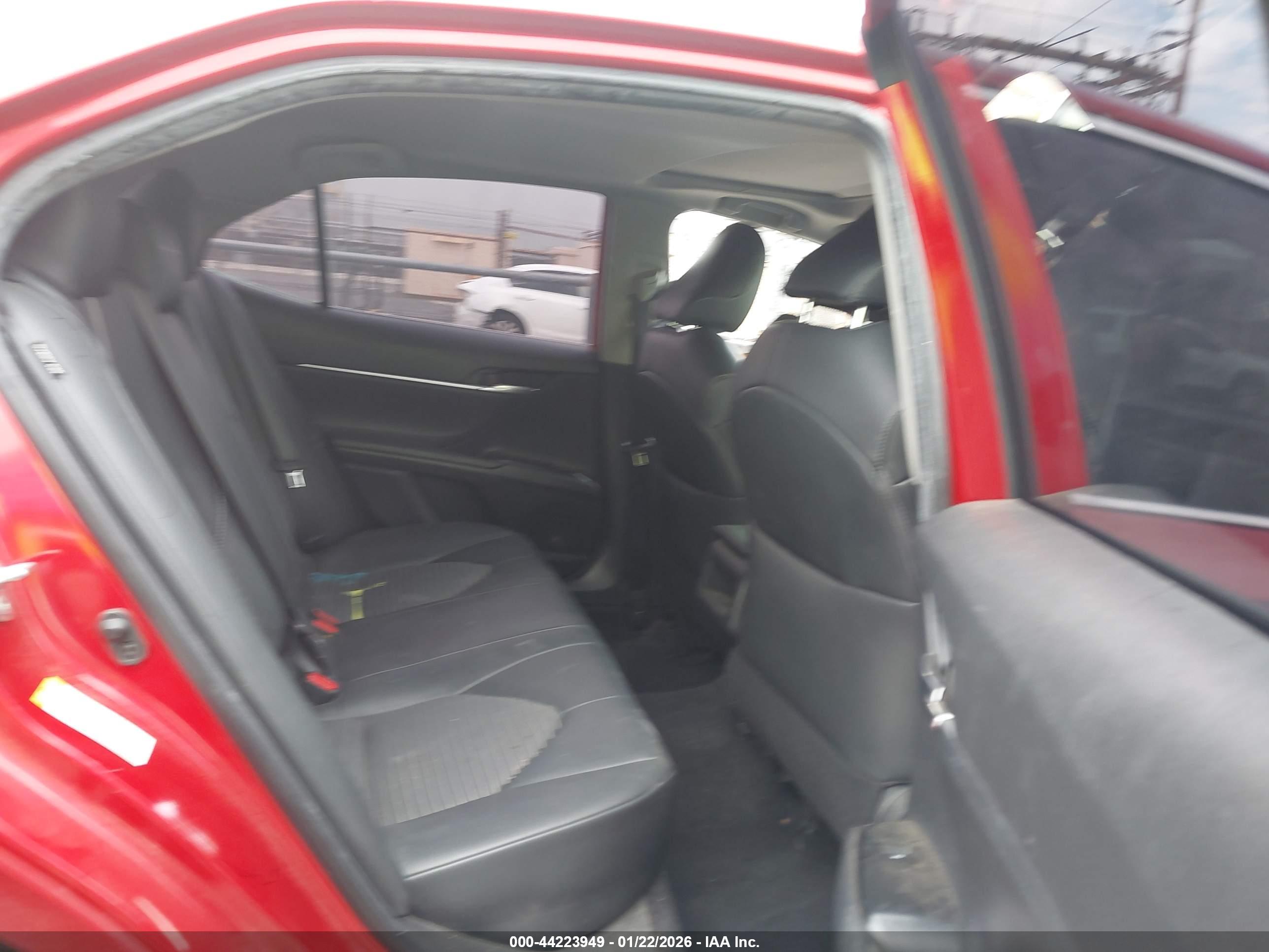 TOYOTA CAMRY image 8