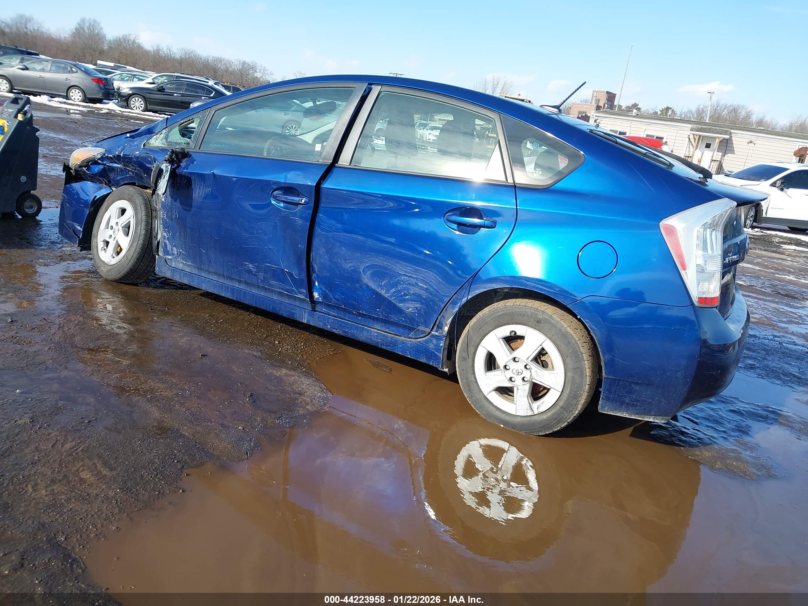 TOYOTA PRIUS image 3