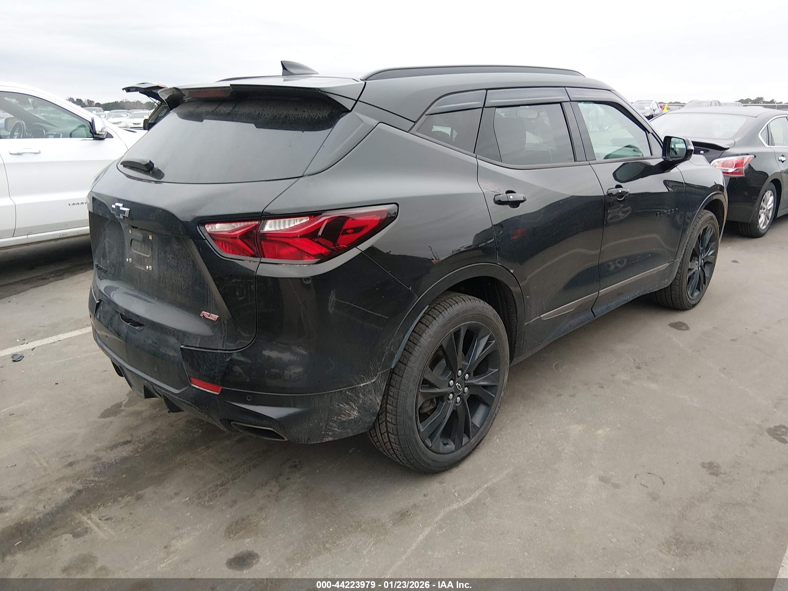 CHEVROLET BLAZER image 4