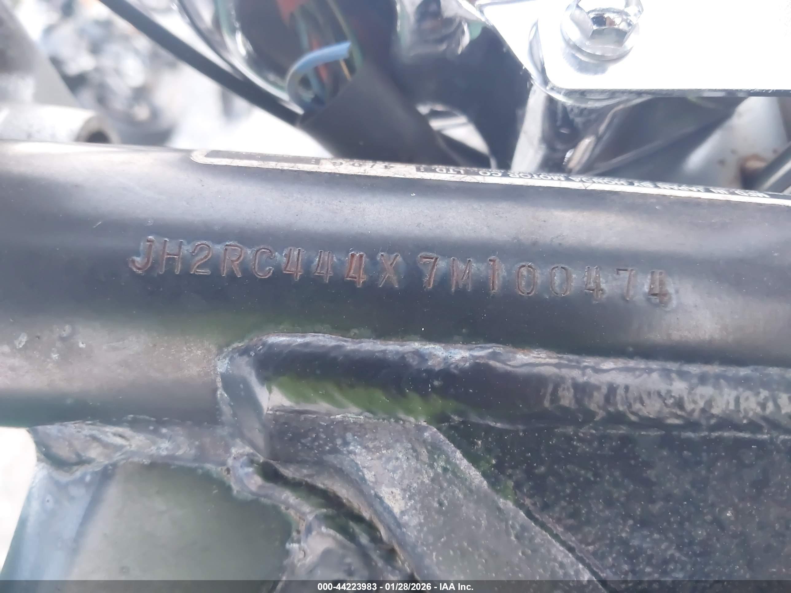 HONDA VT750 image 10