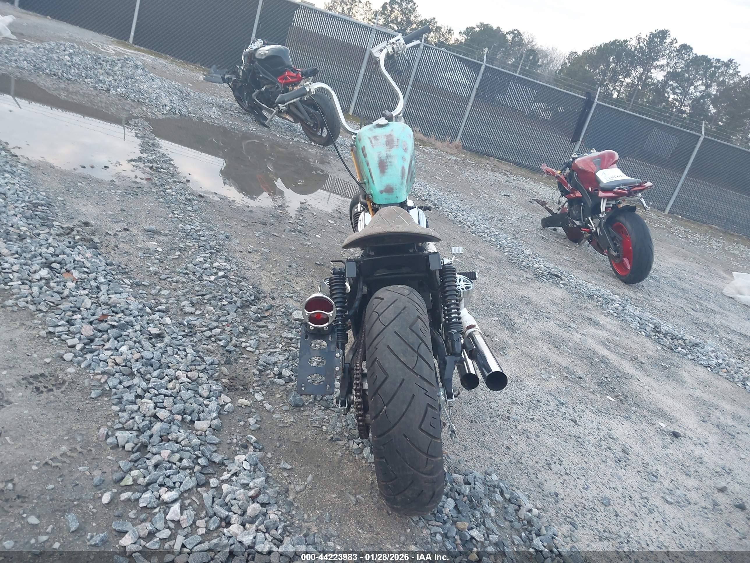 HONDA VT750 image 6