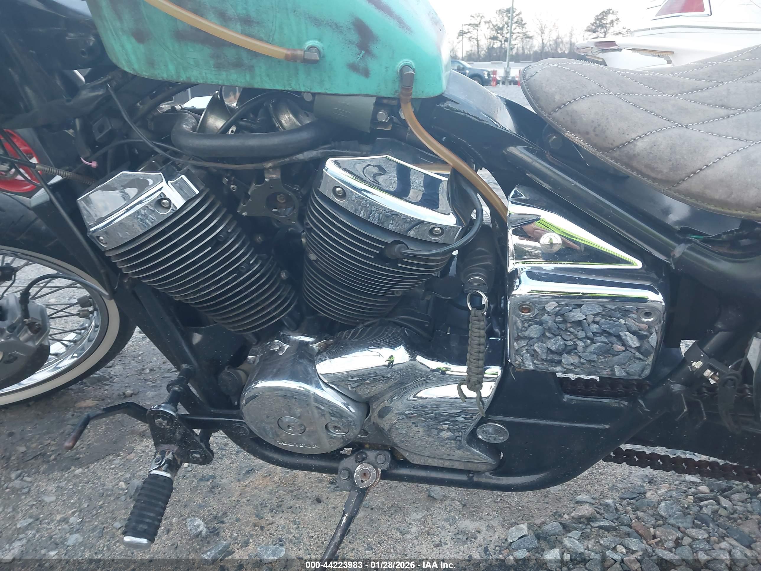 HONDA VT750 image 9