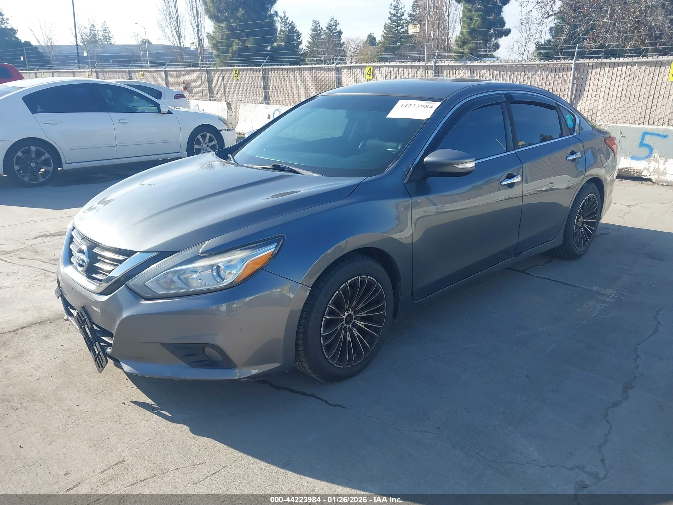 NISSAN ALTIMA image 2