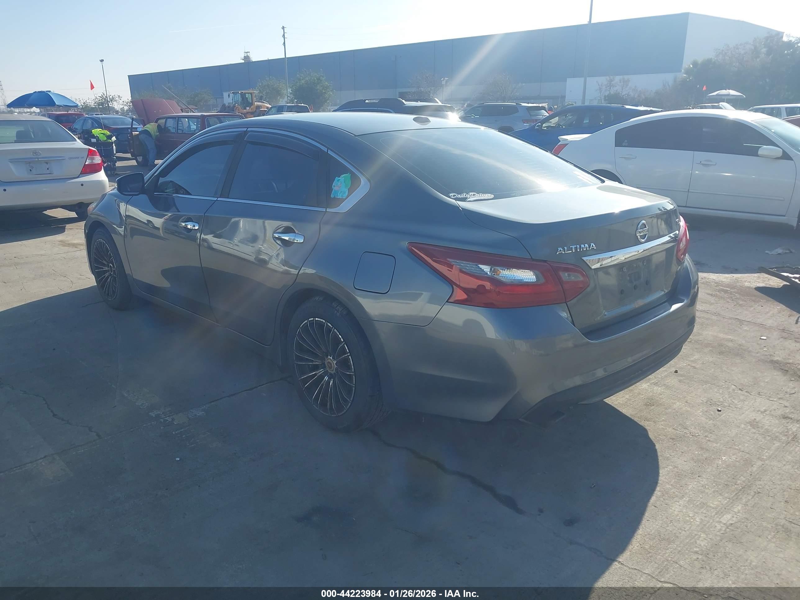 NISSAN ALTIMA image 3