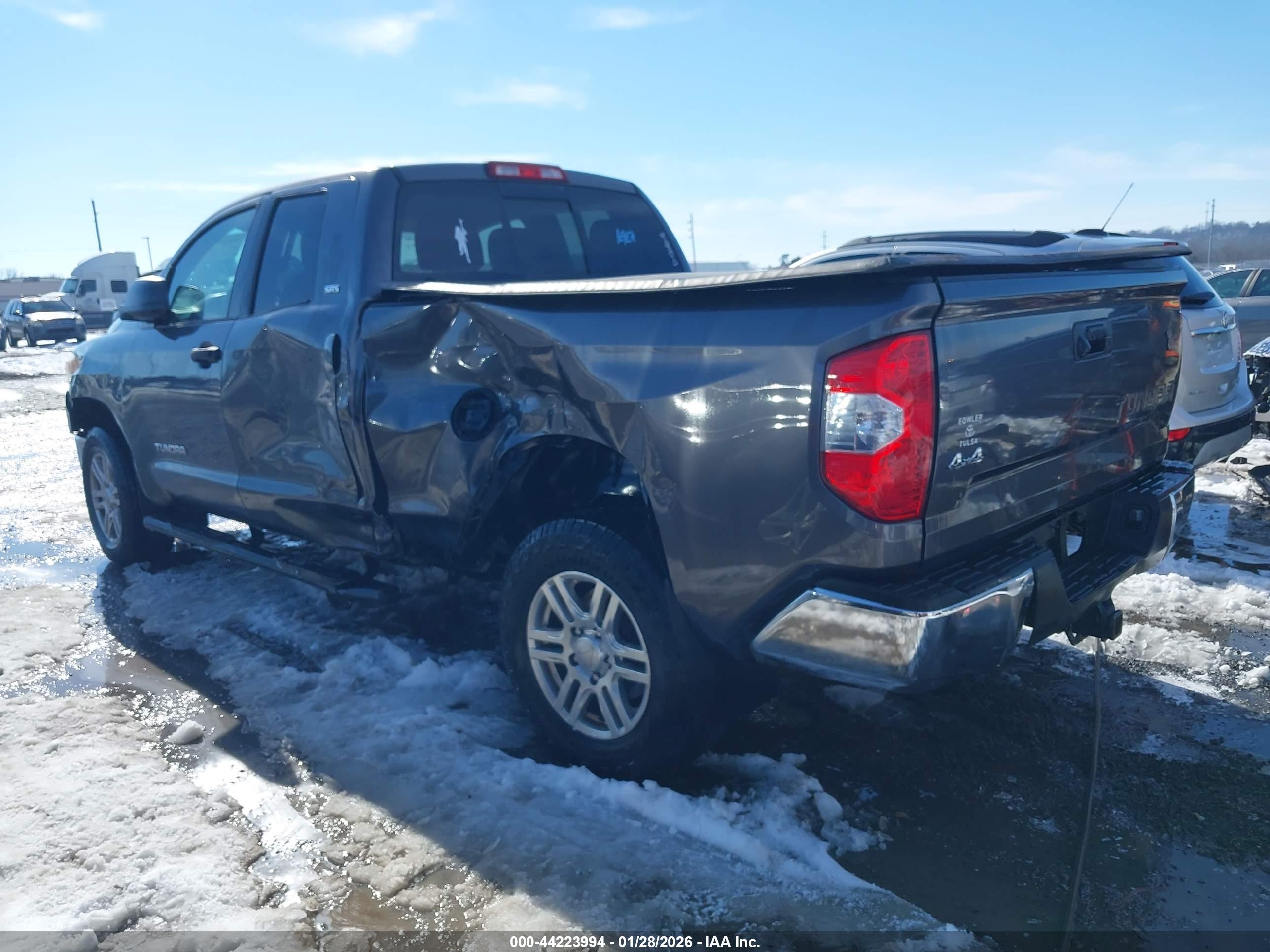TOYOTA TUNDRA image 3