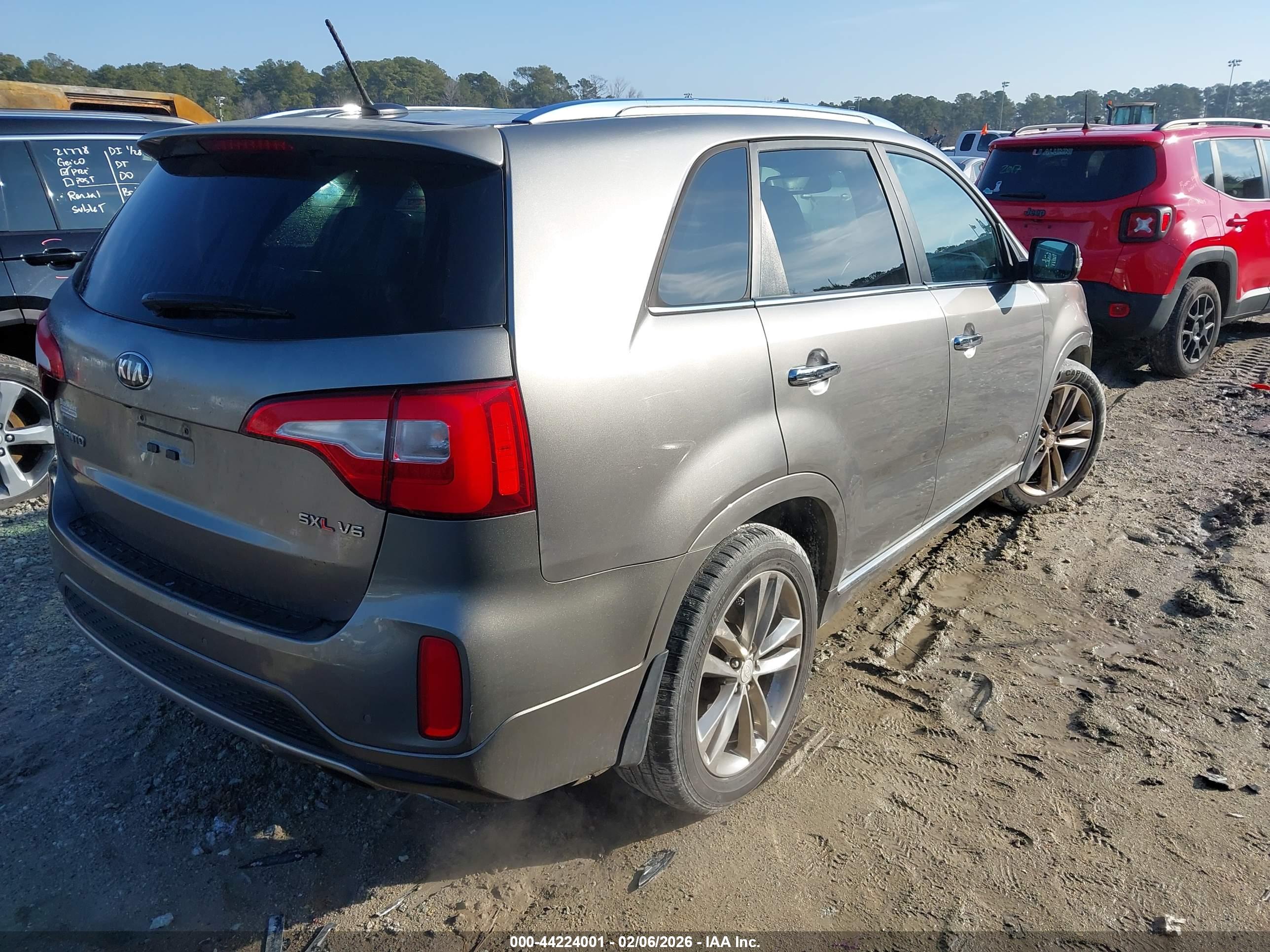 KIA SORENTO image 4