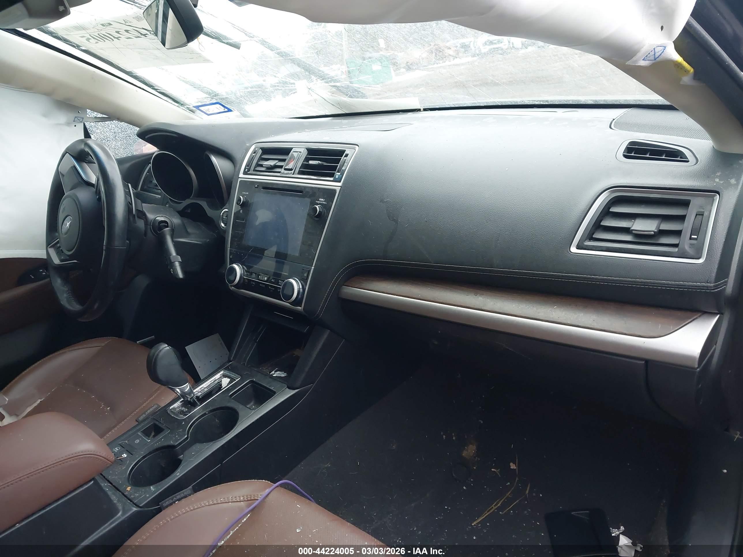 SUBARU OUTBACK image 5