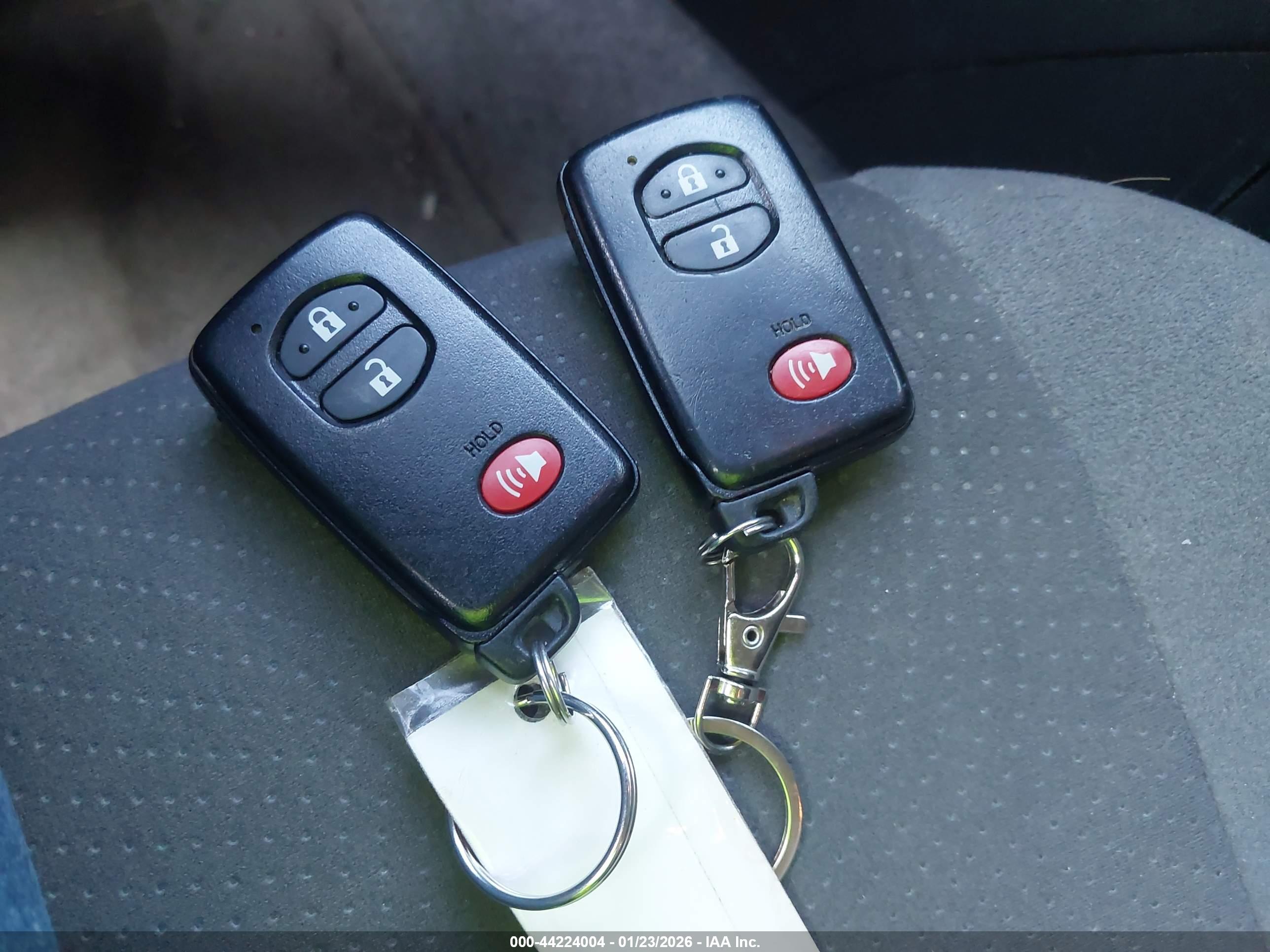 TOYOTA PRIUS image 11