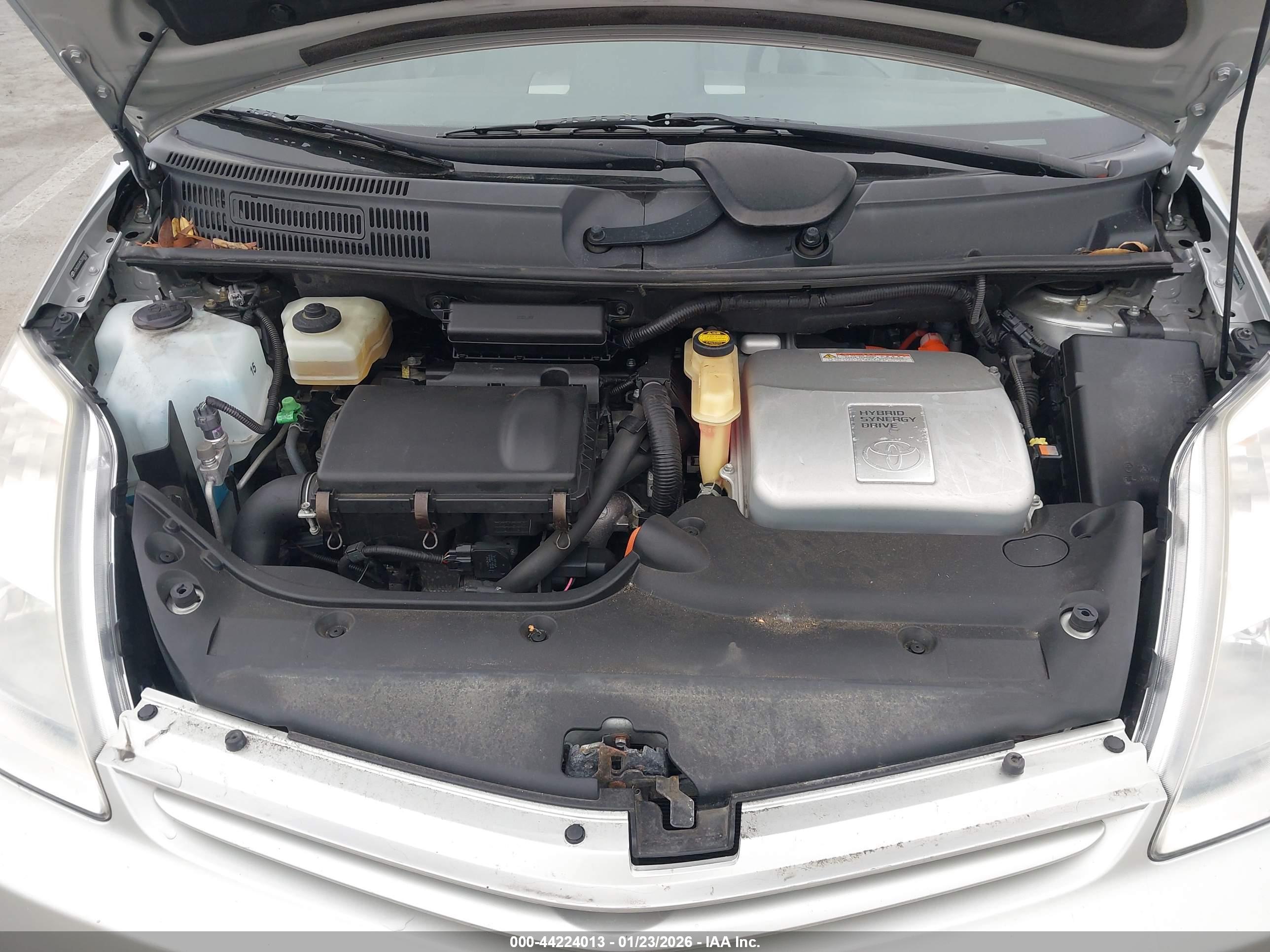 TOYOTA PRIUS image 10