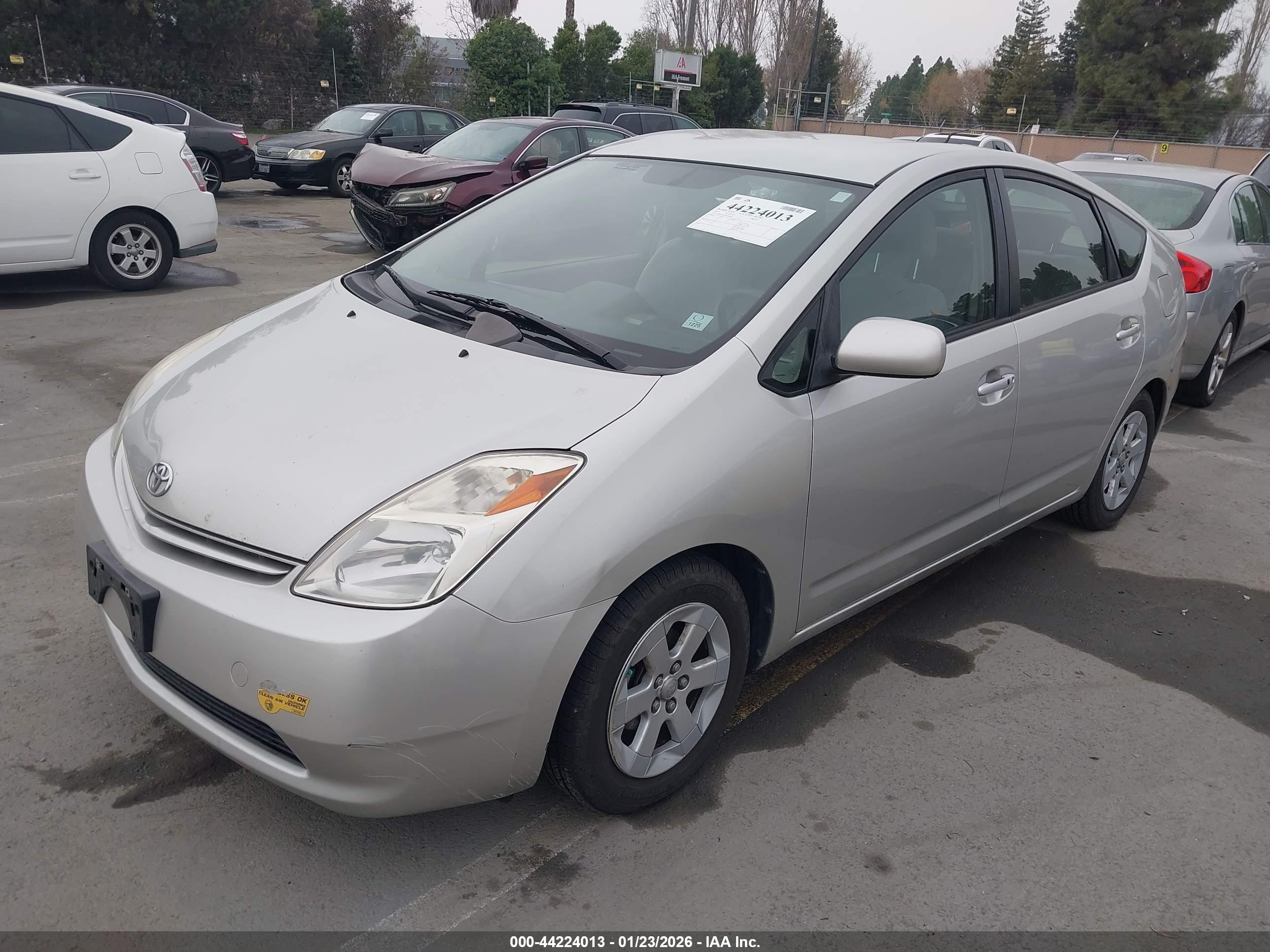 TOYOTA PRIUS image 2