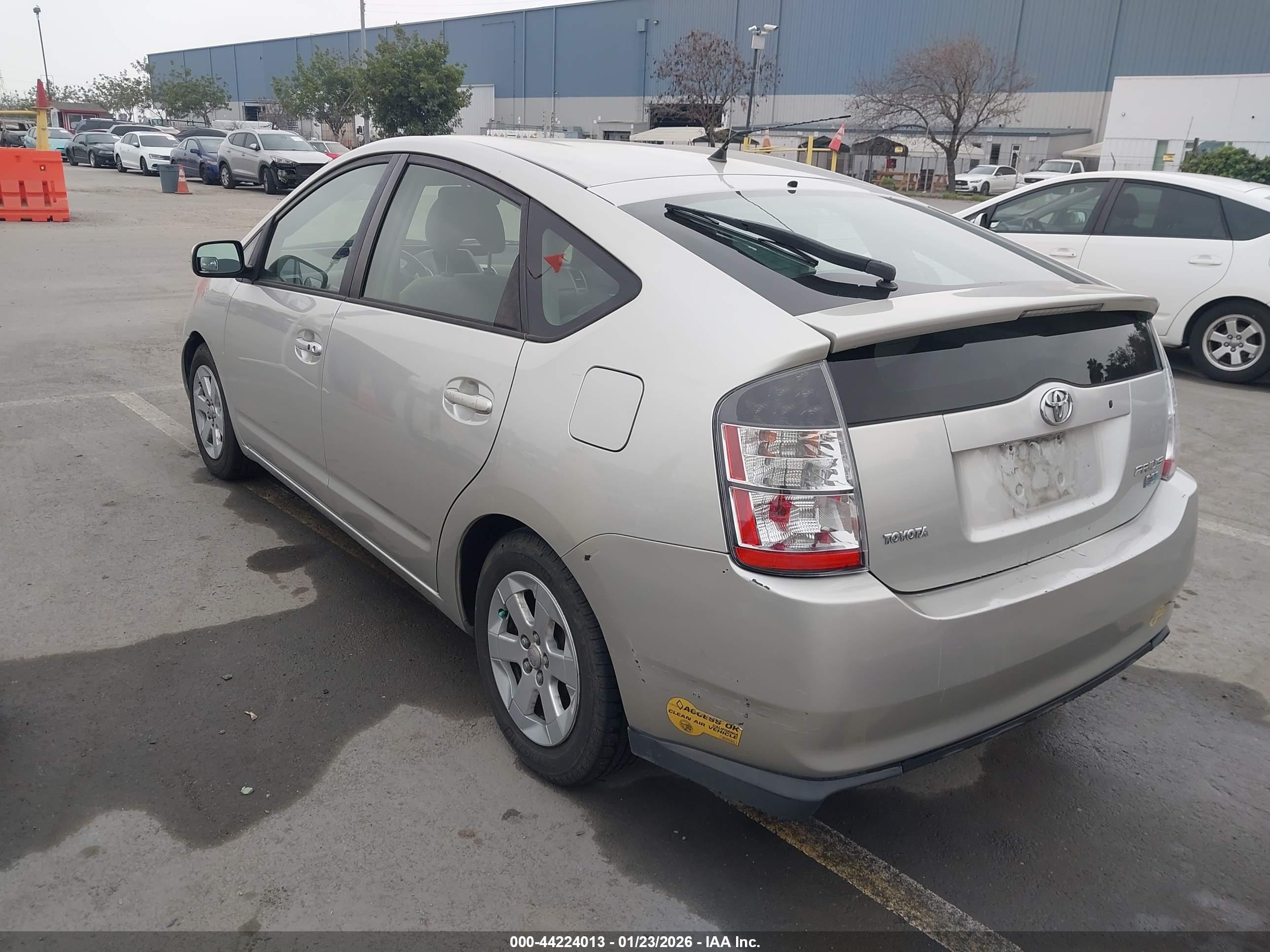 TOYOTA PRIUS image 3