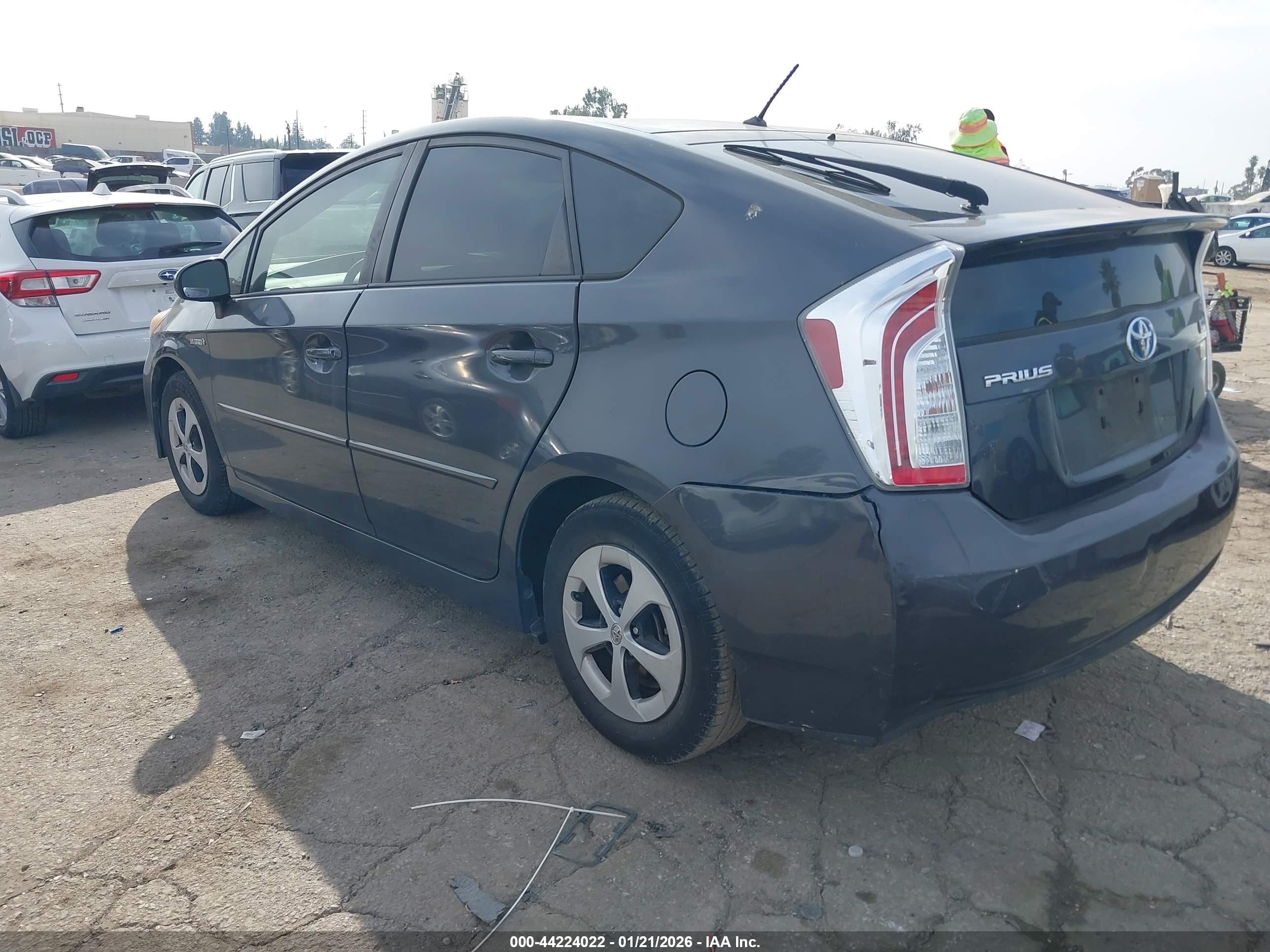 TOYOTA PRIUS image 3