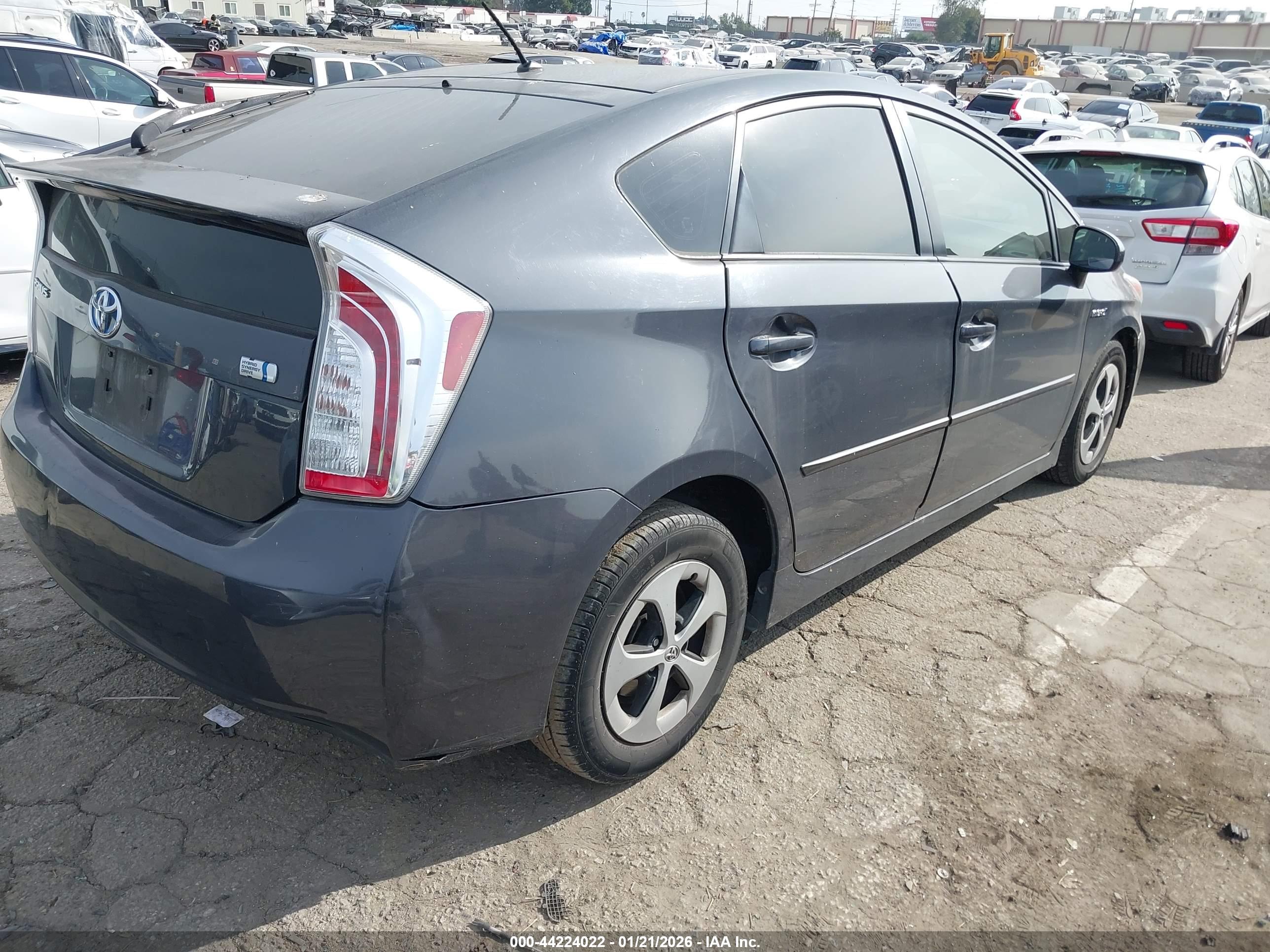 TOYOTA PRIUS image 4