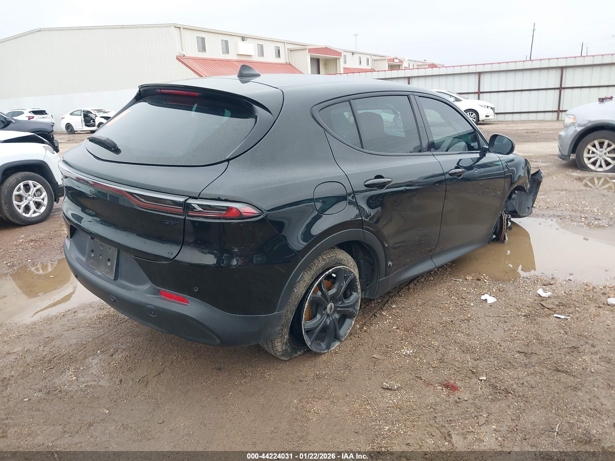 DODGE HORNET image 4