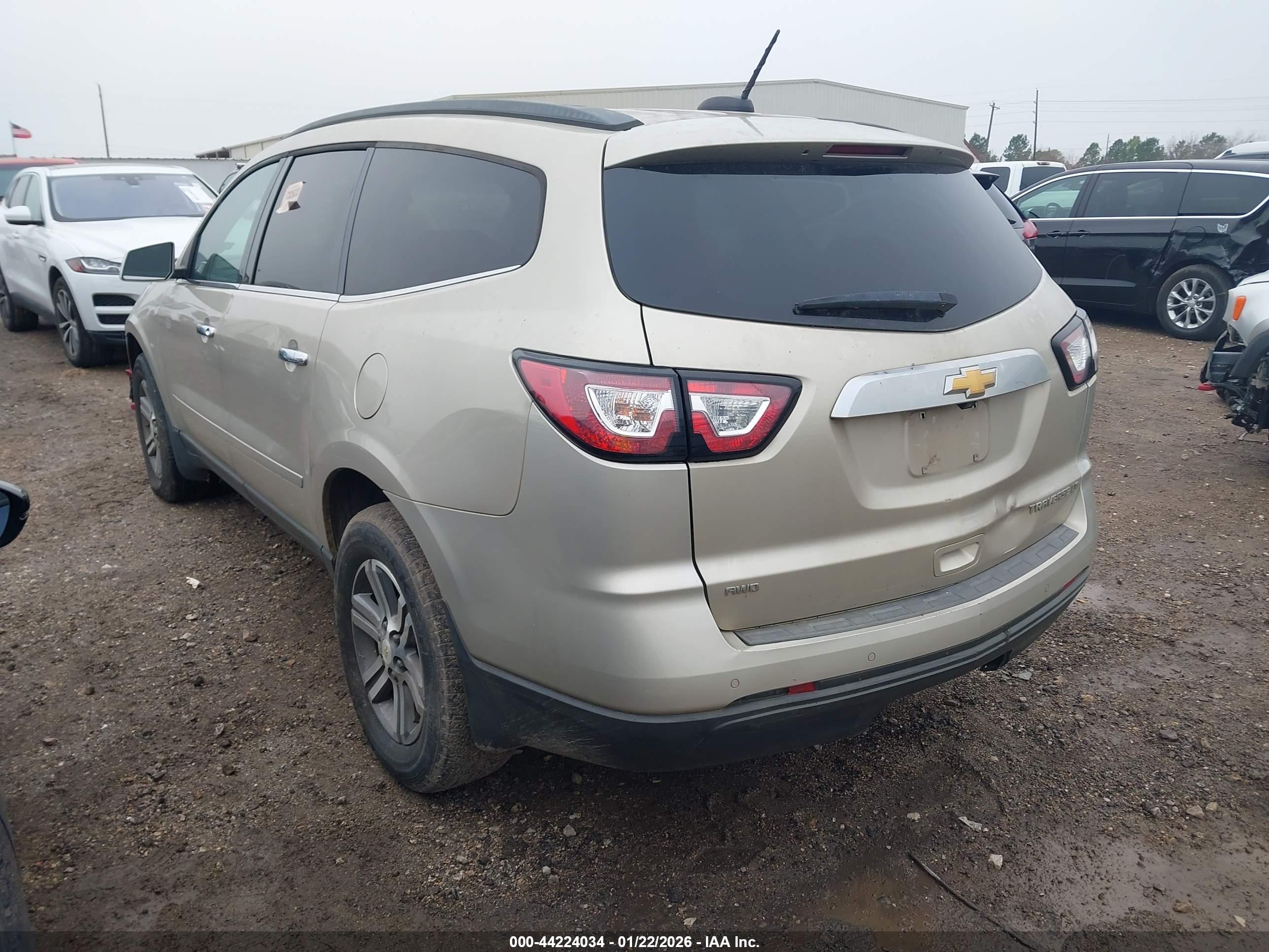CHEVROLET TRAVERSE image 3