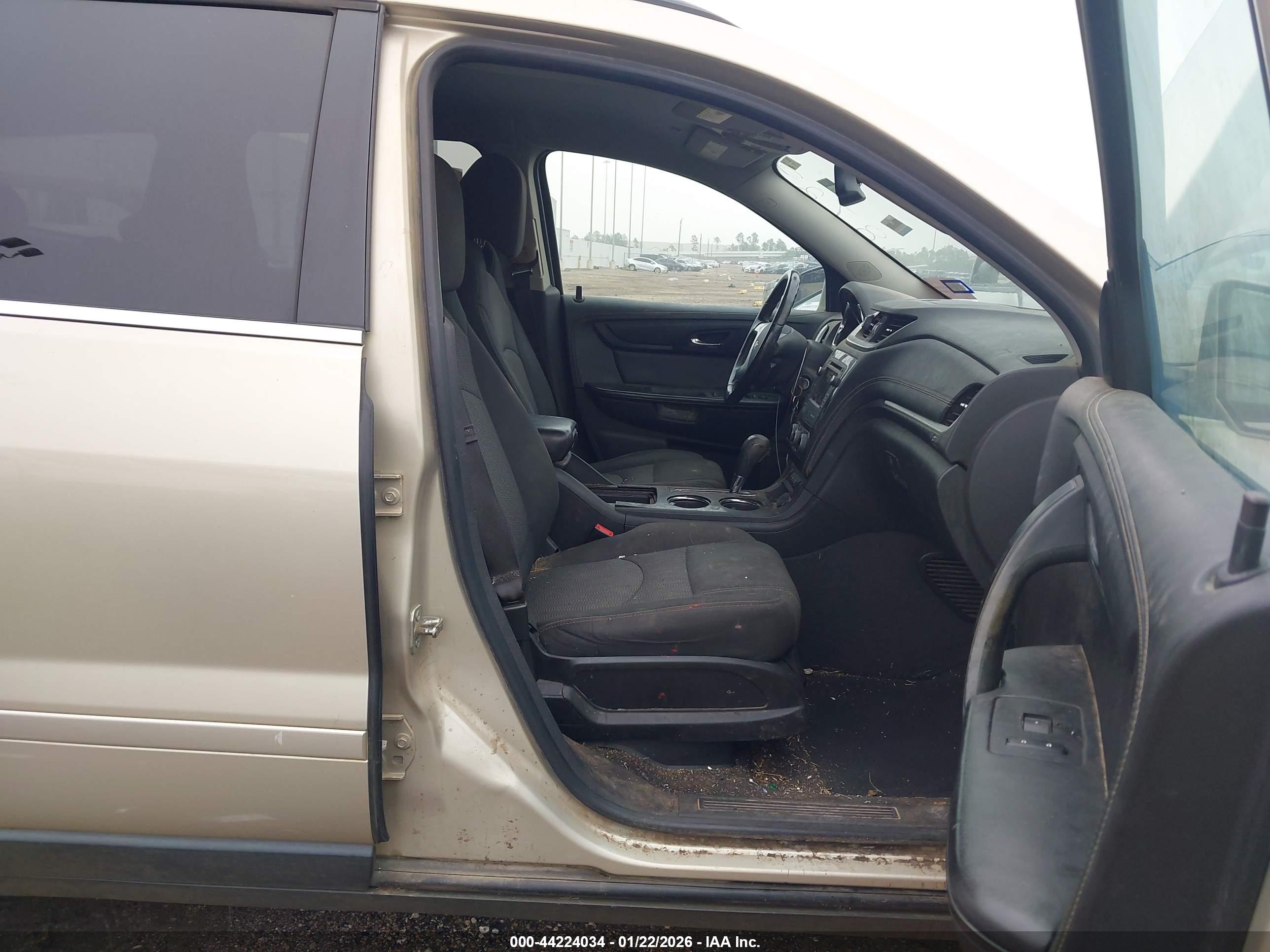 CHEVROLET TRAVERSE image 5