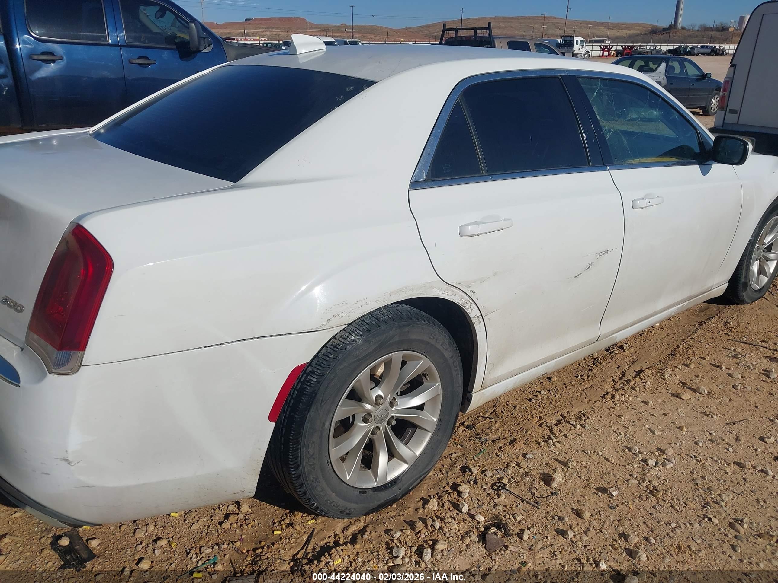 CHRYSLER 300 image 6