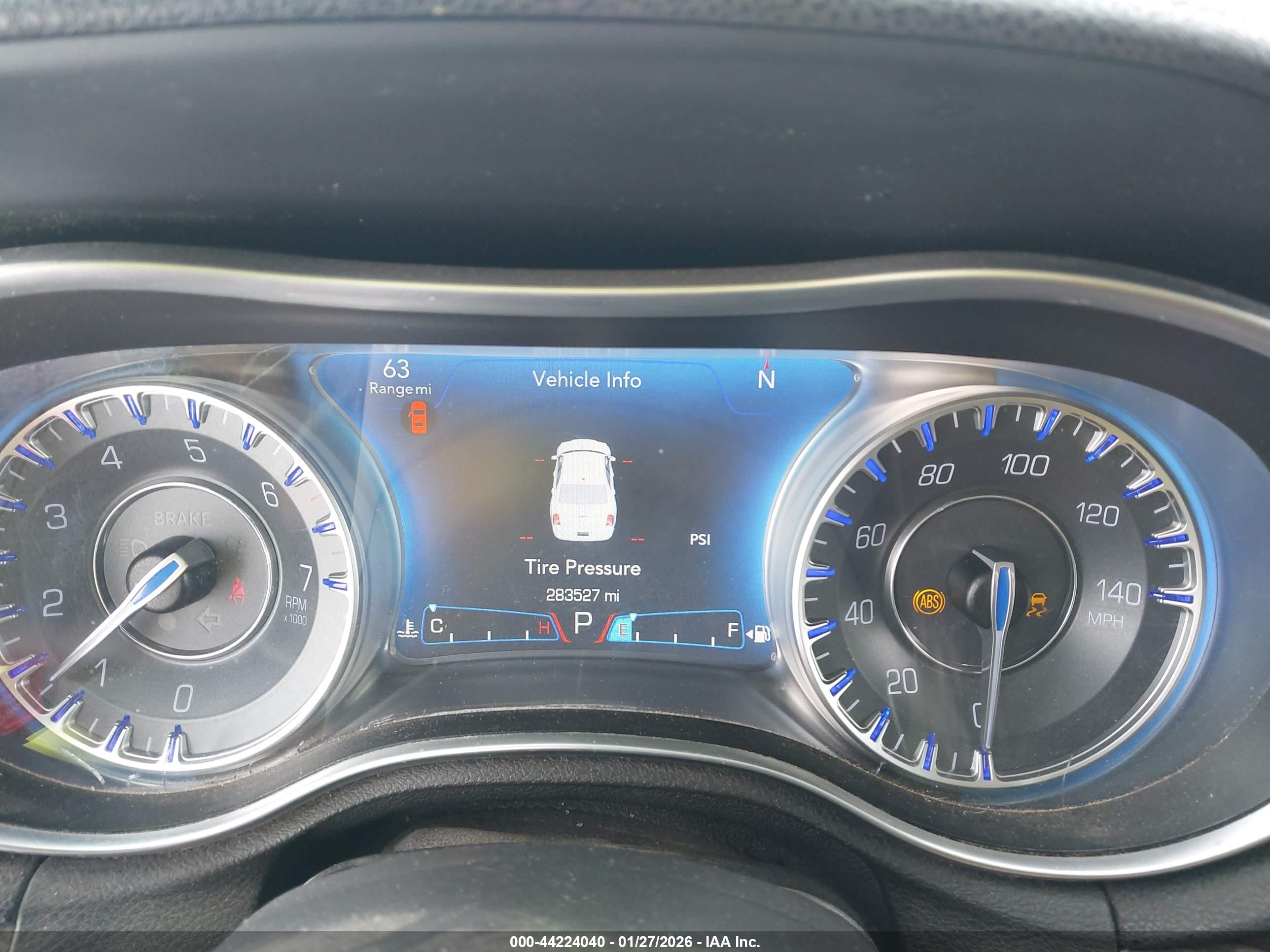 CHRYSLER 300 image 7