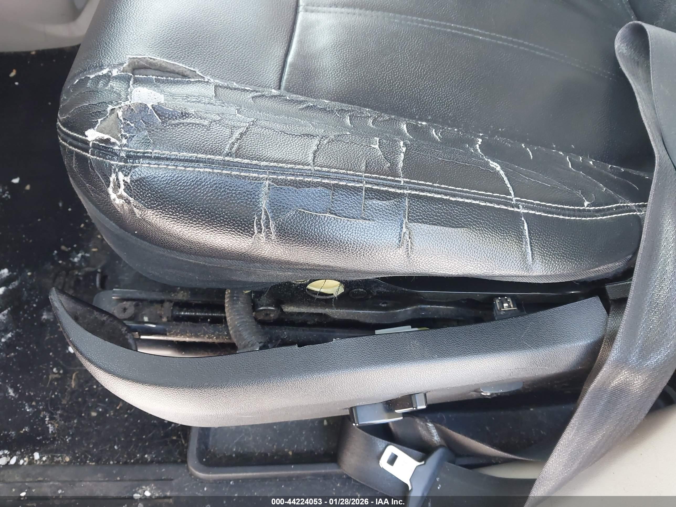 CHRYSLER TOWN image 6