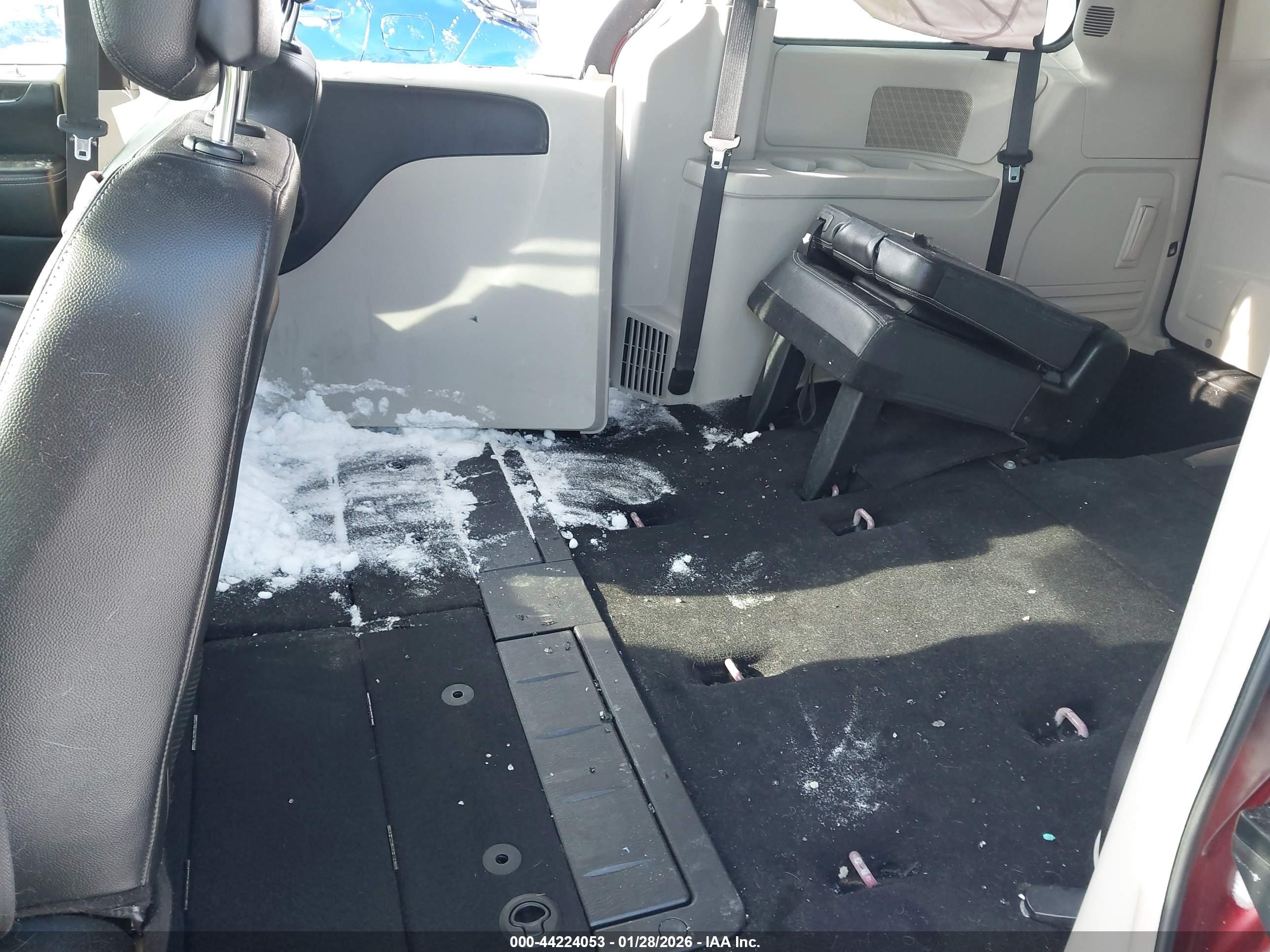 CHRYSLER TOWN image 8