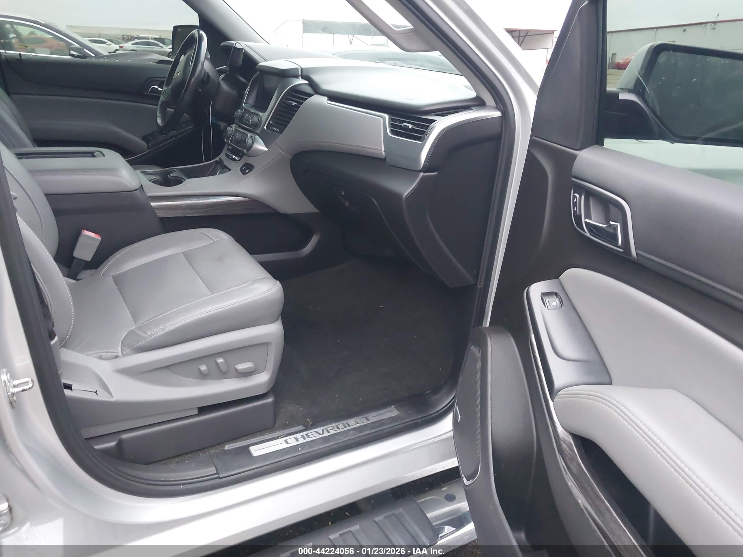 CHEVROLET TAHOE image 5