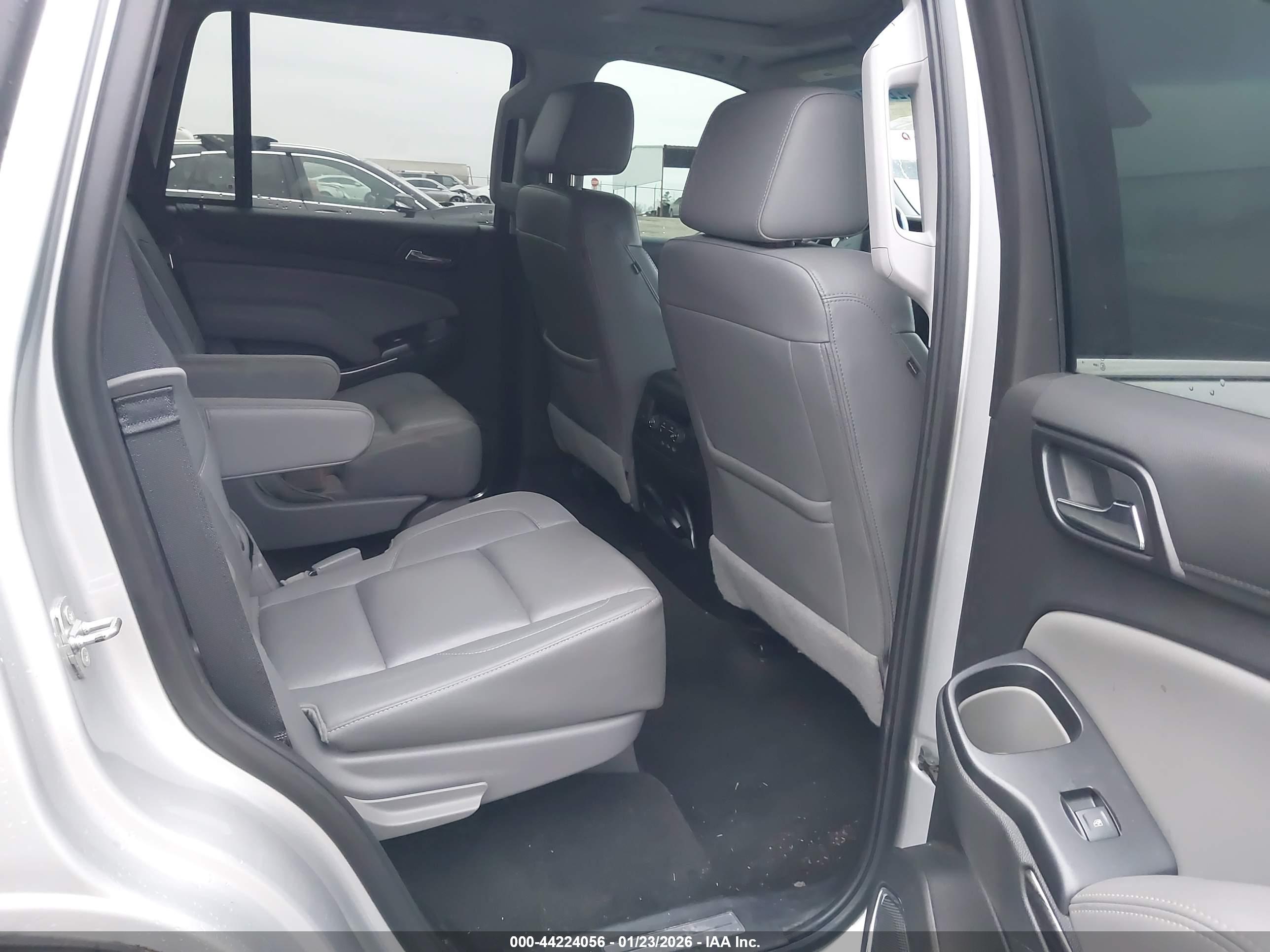 CHEVROLET TAHOE image 8