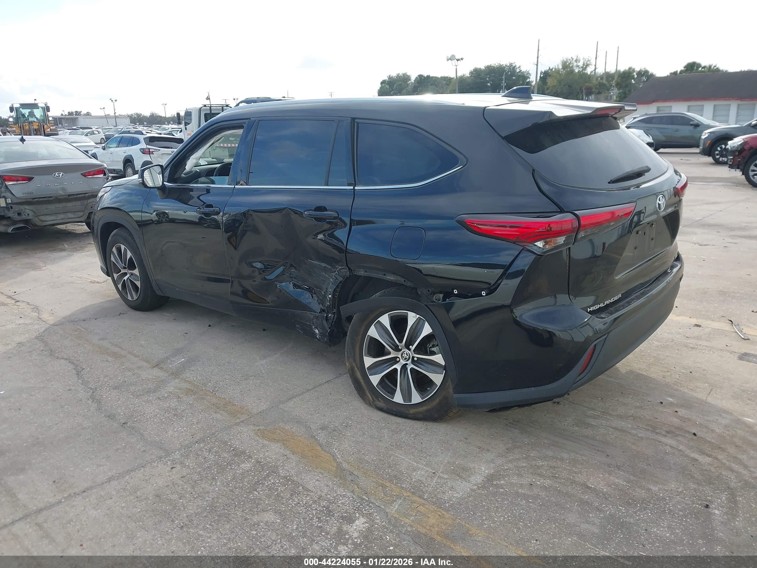 TOYOTA HIGHLANDER image 3