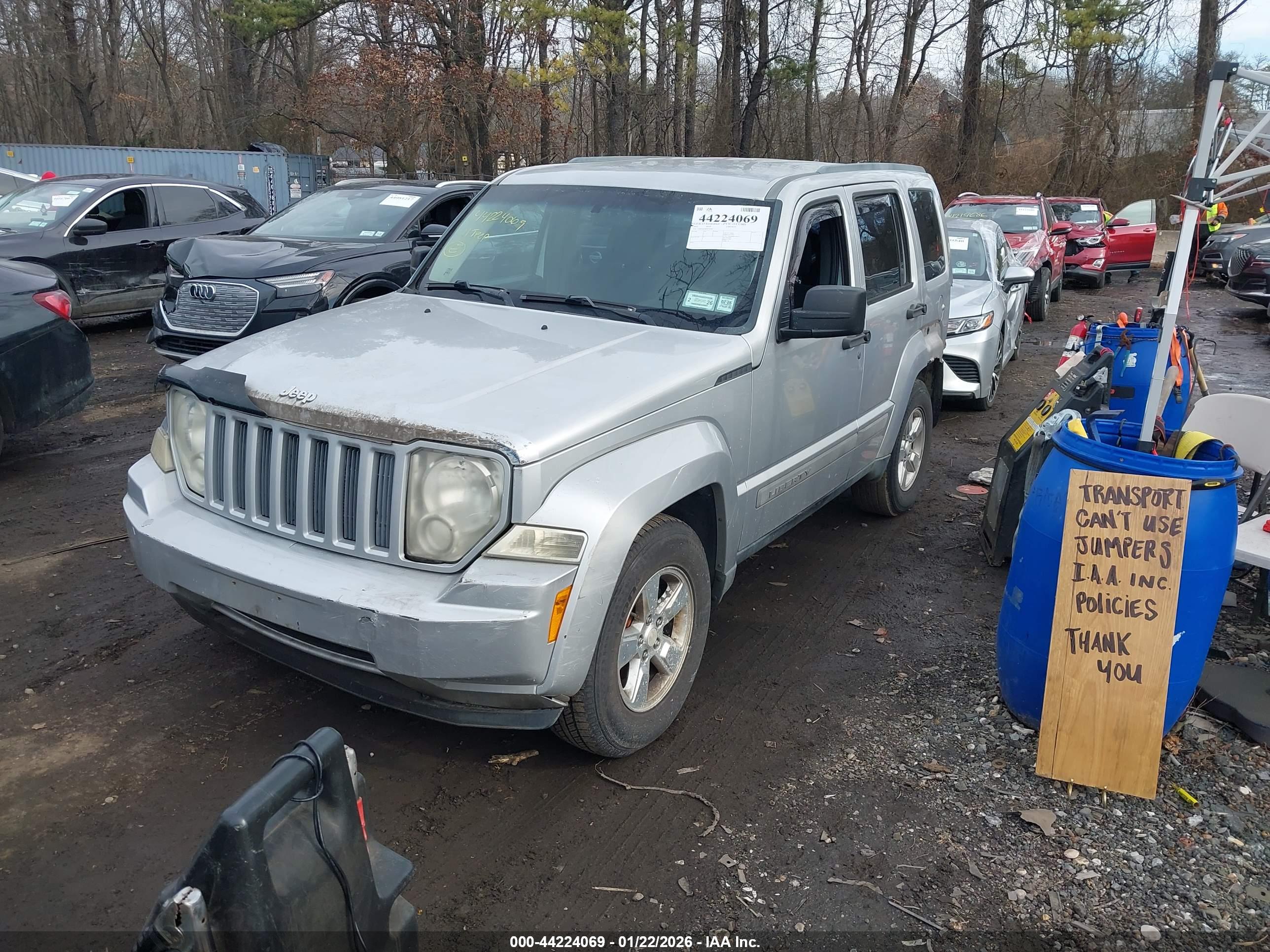 JEEP LIBERTY image 2