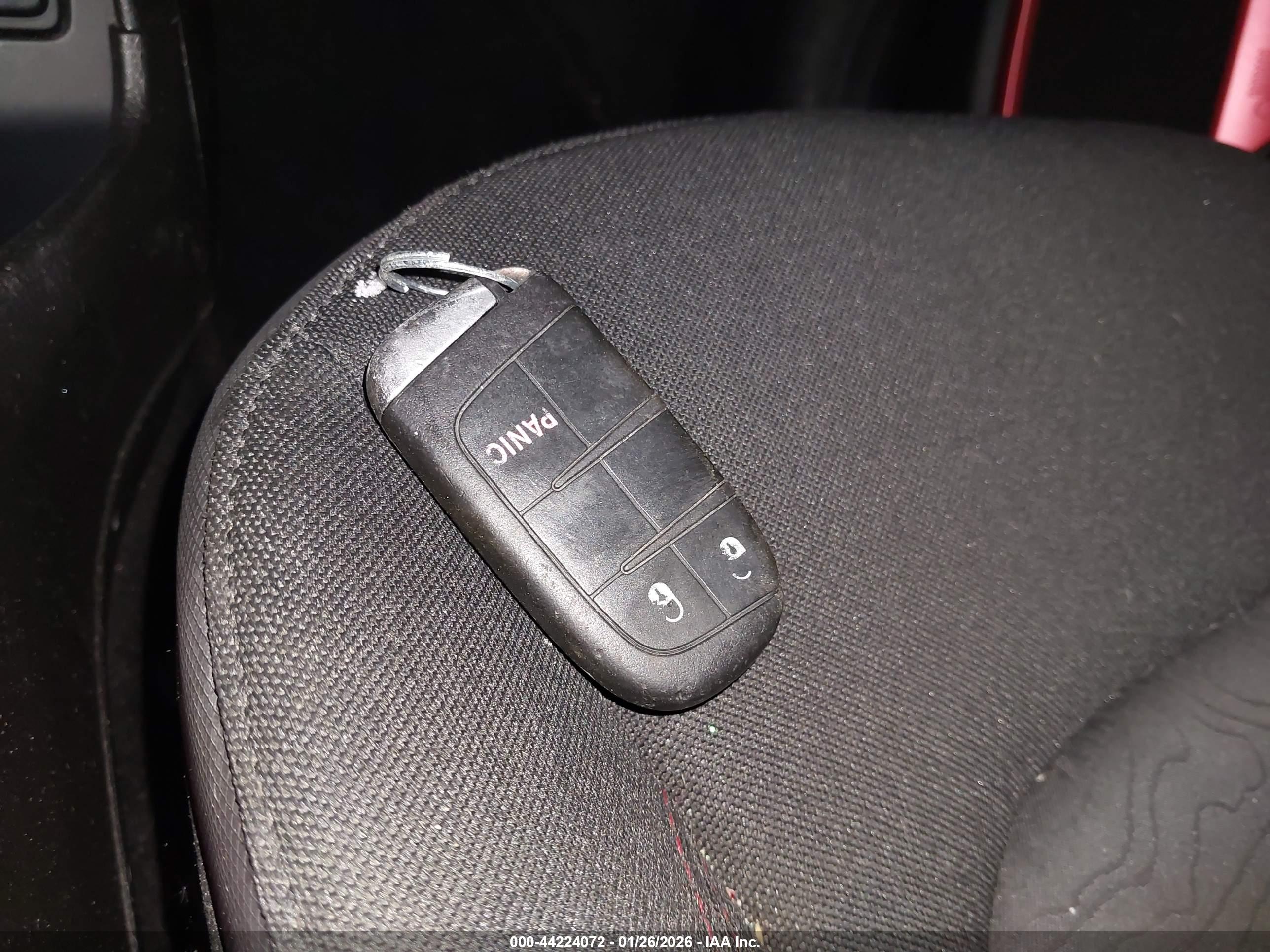 JEEP RENEGADE image 11