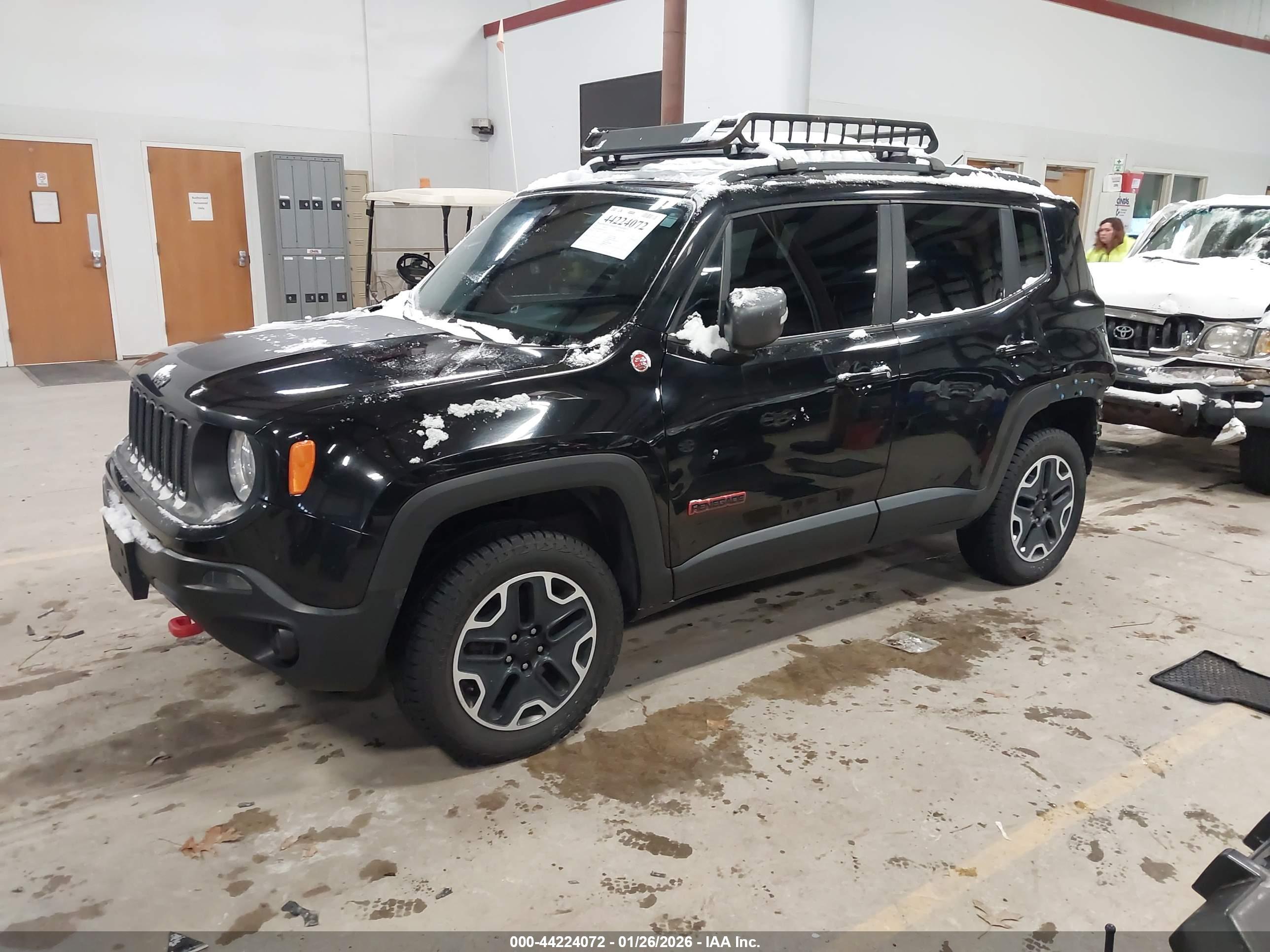 JEEP RENEGADE image 2