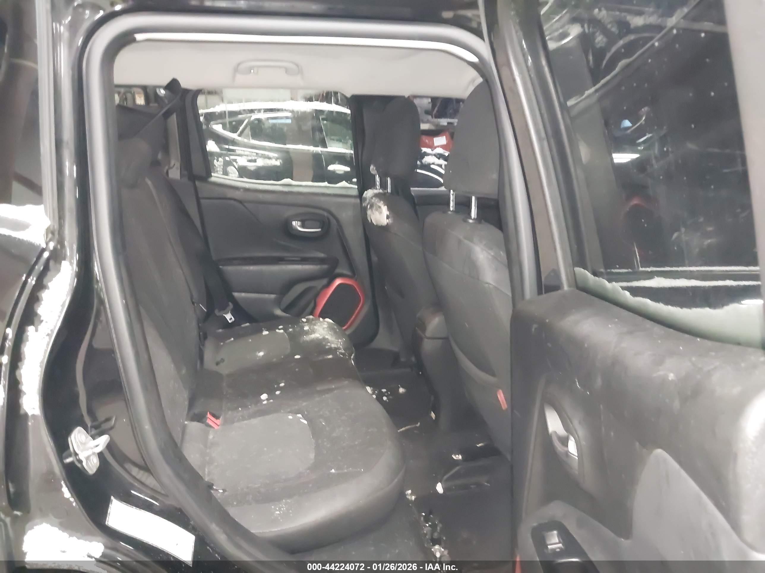 JEEP RENEGADE image 8