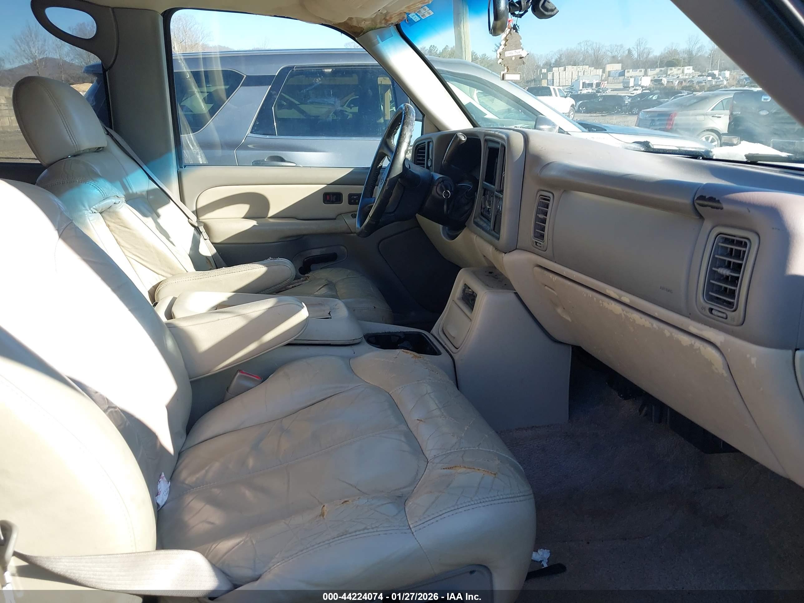 CHEVROLET TAHOE image 5