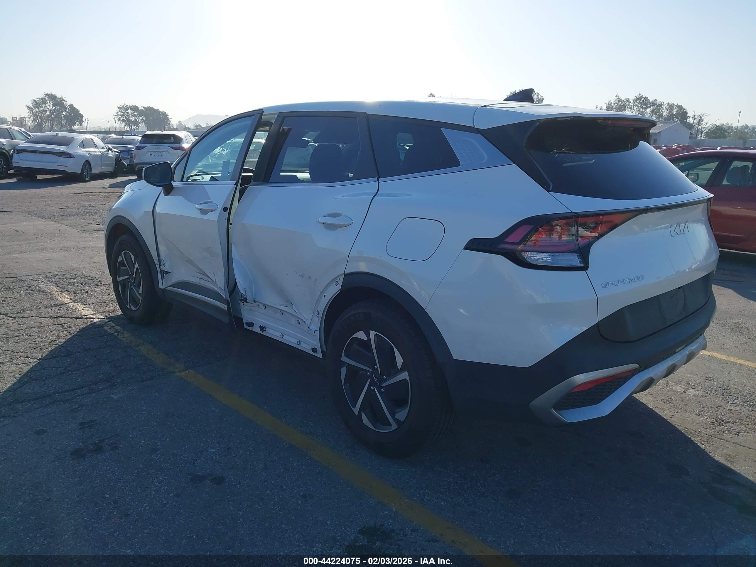 KIA SPORTAGE image 3