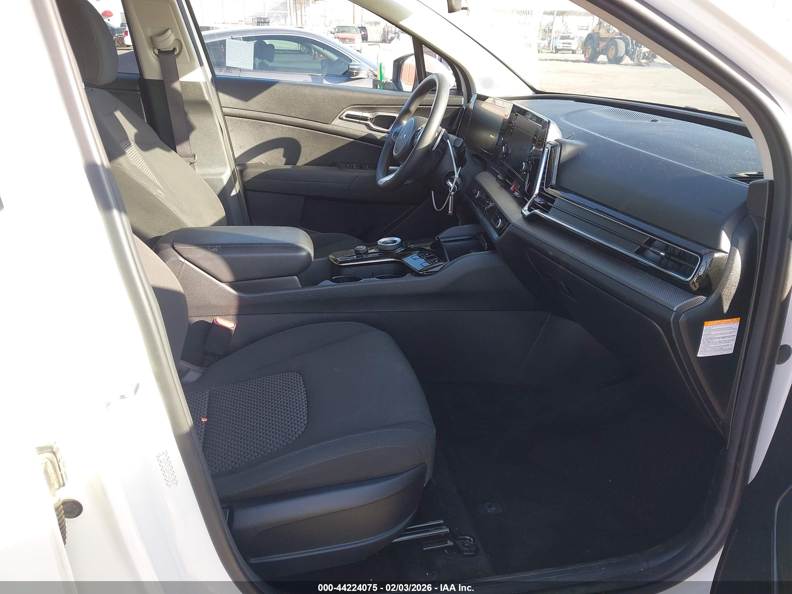 KIA SPORTAGE image 5