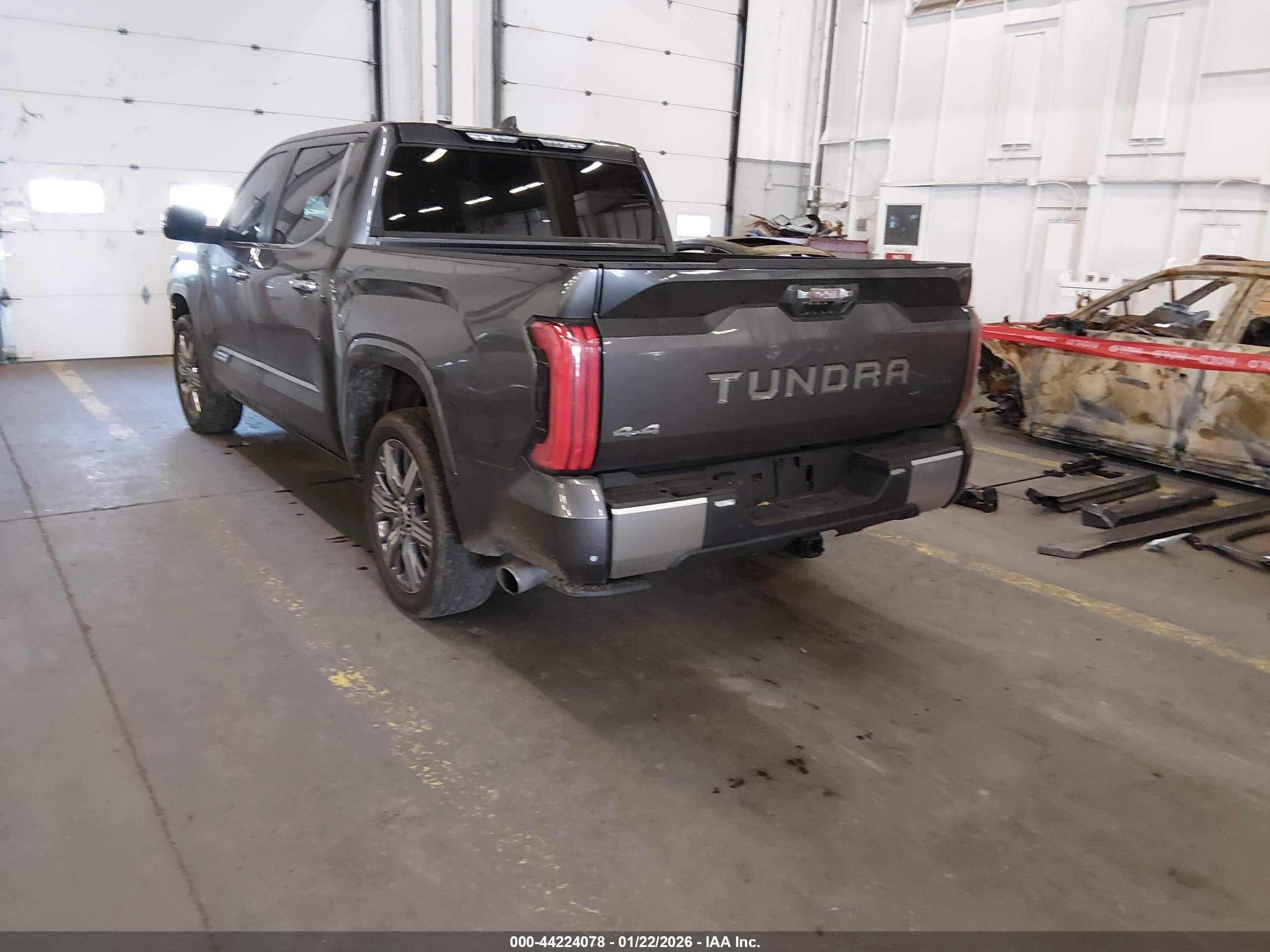 TOYOTA TUNDRA image 3