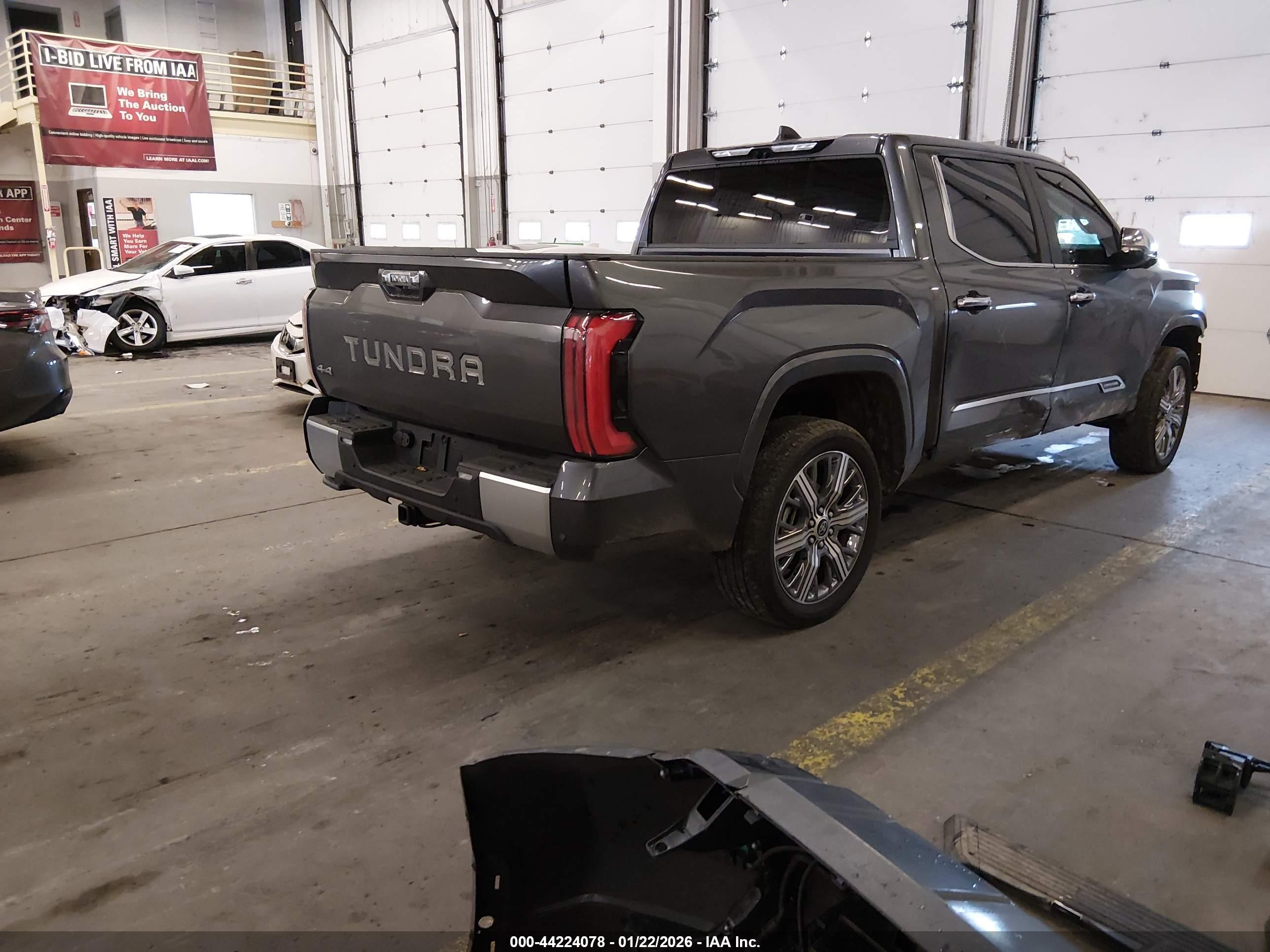 TOYOTA TUNDRA image 4