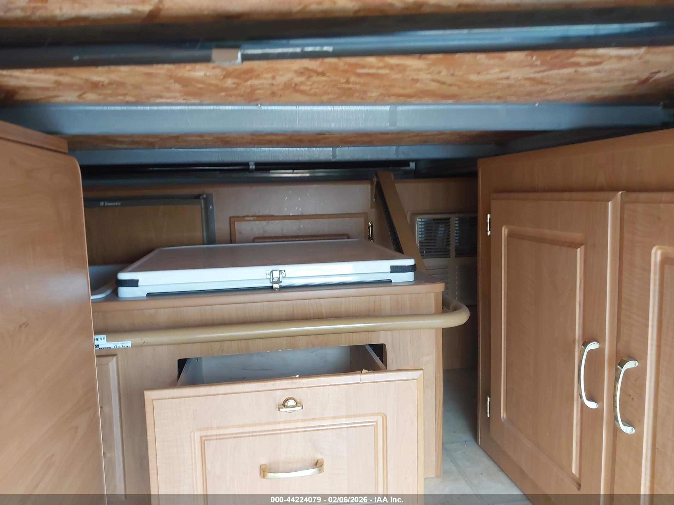 COLEMAN 19' image 8