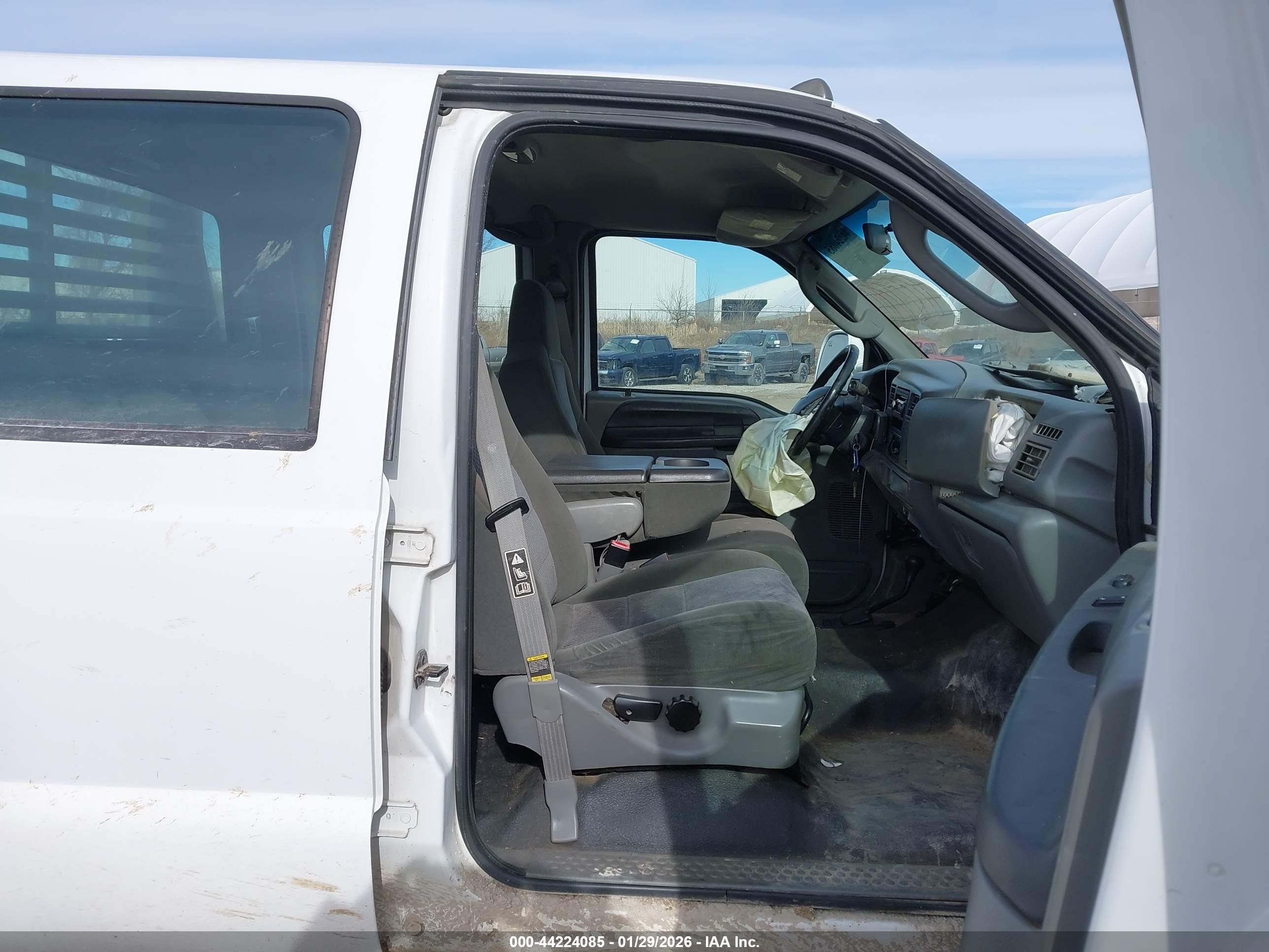 FORD F-350 image 8