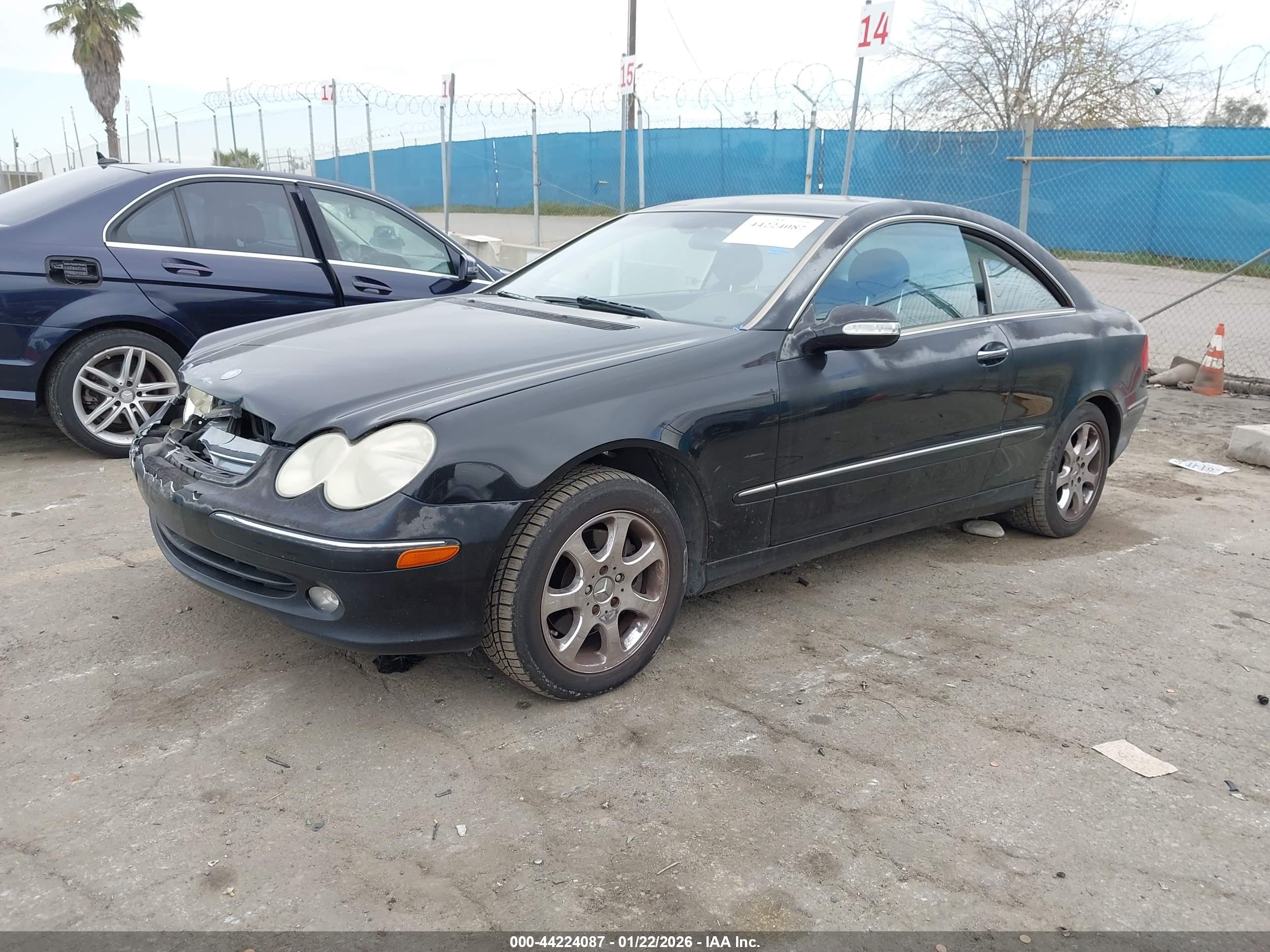 MERCEDES-BENZ CLK image 2