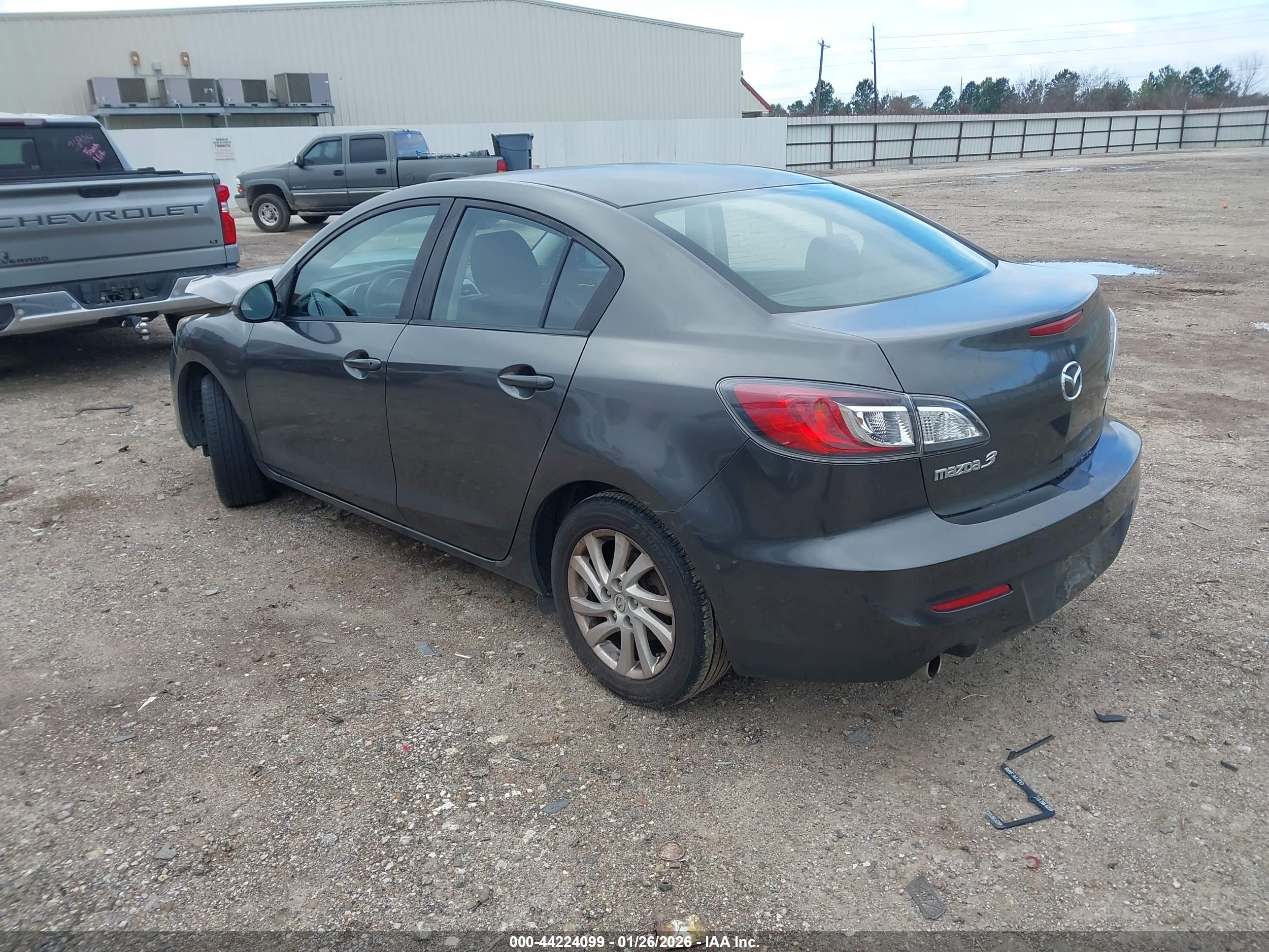 MAZDA MAZDA3 image 3