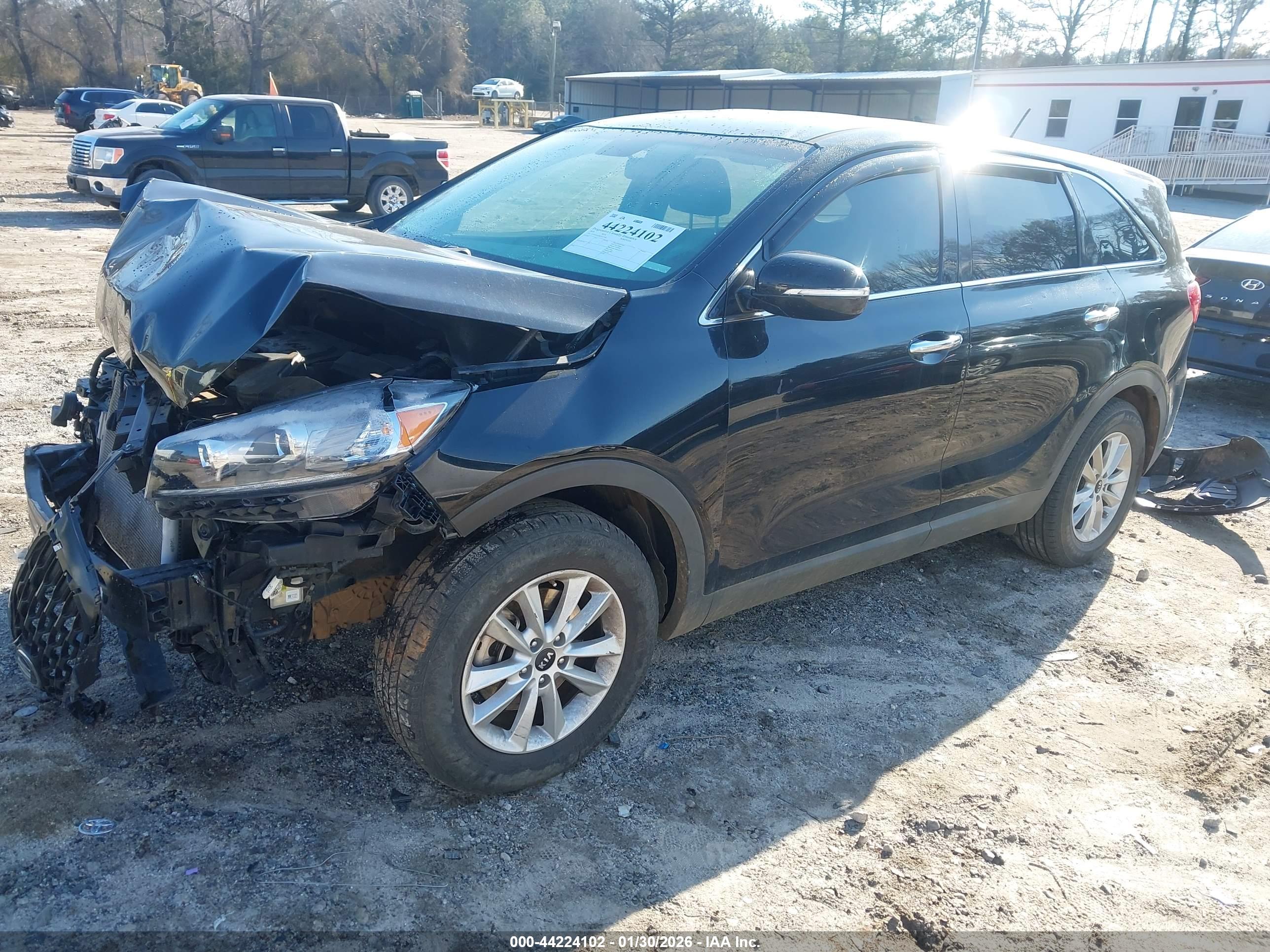 KIA SORENTO image 2