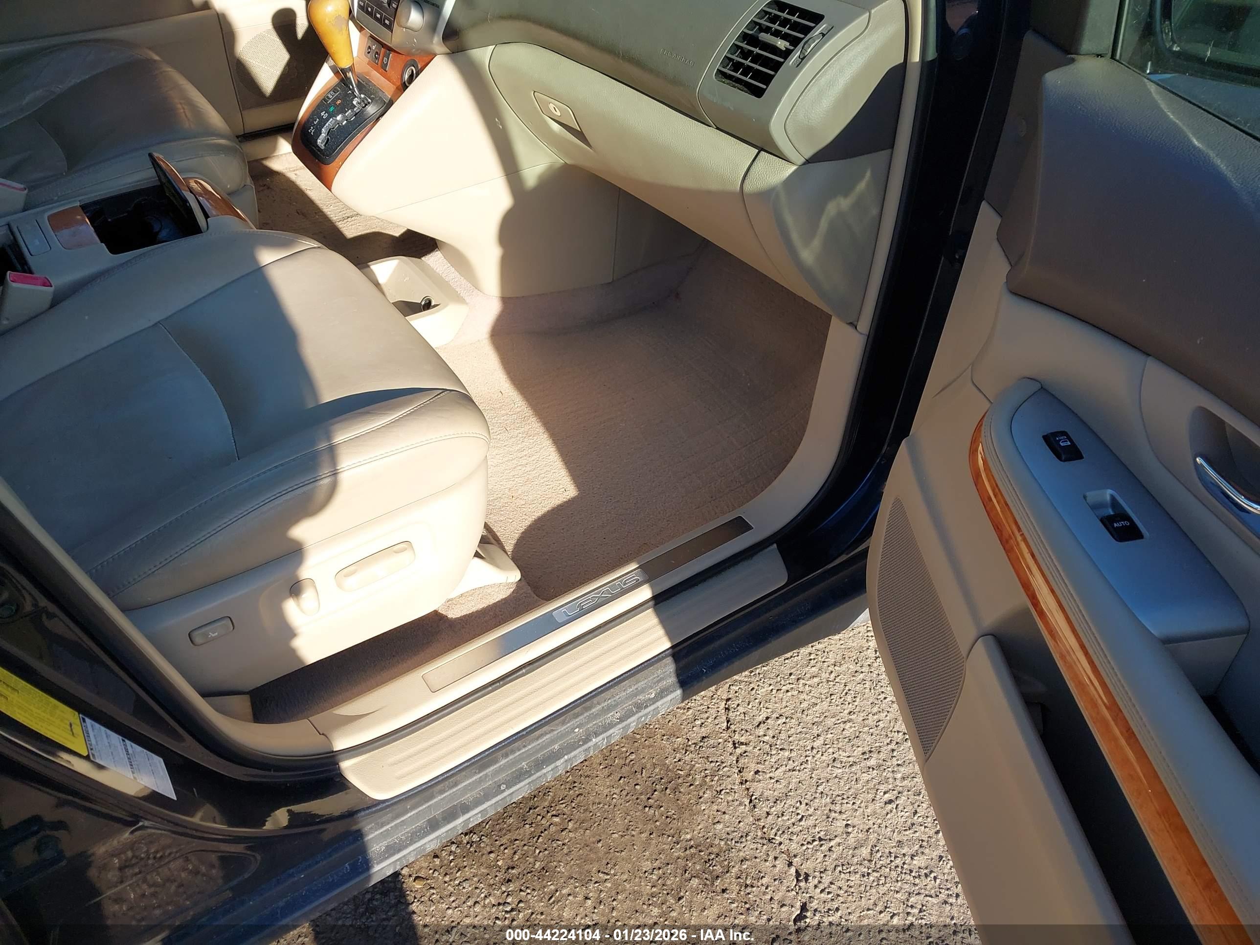 LEXUS RX image 5