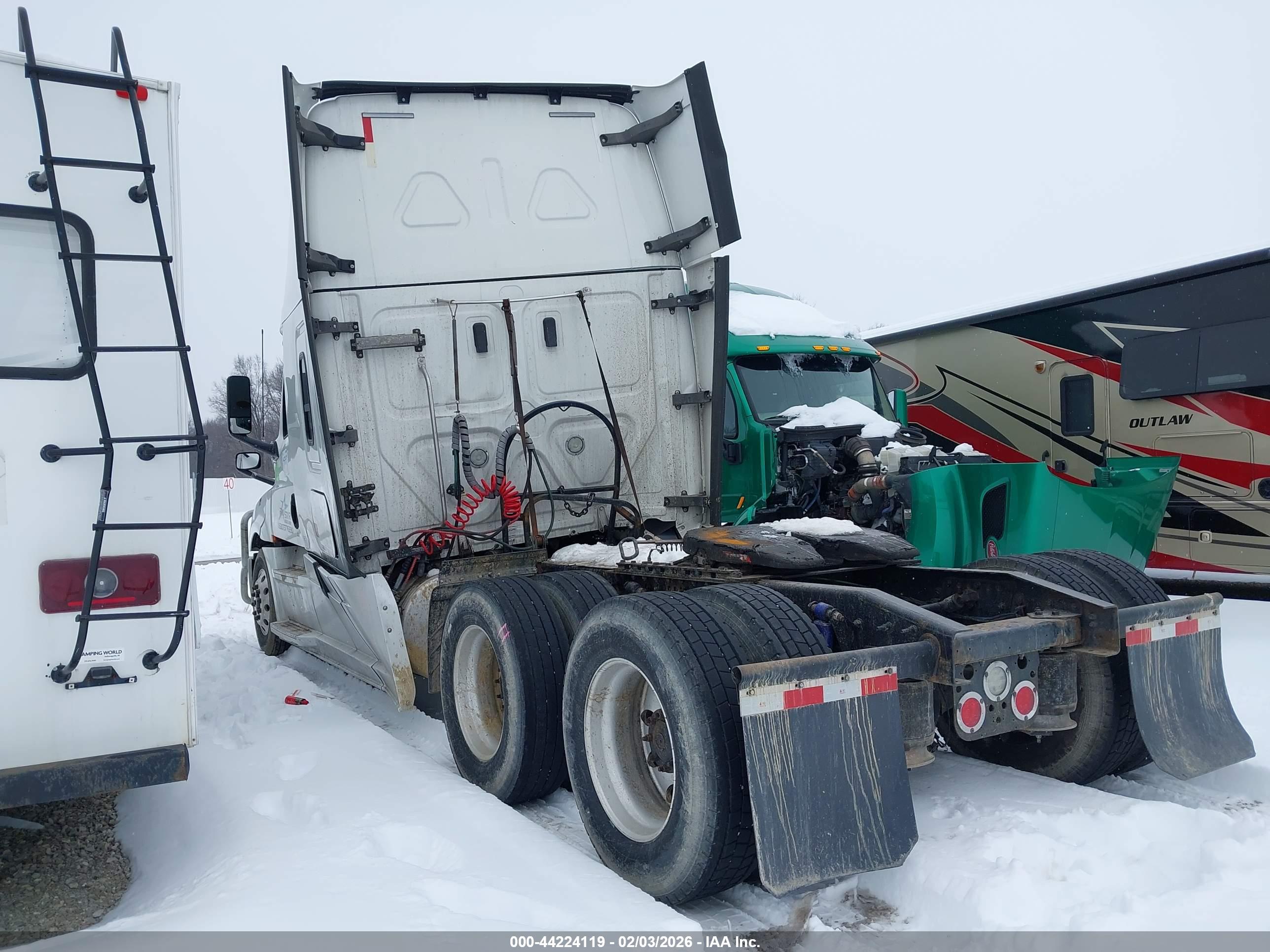 FREIGHTLINER NEW image 3