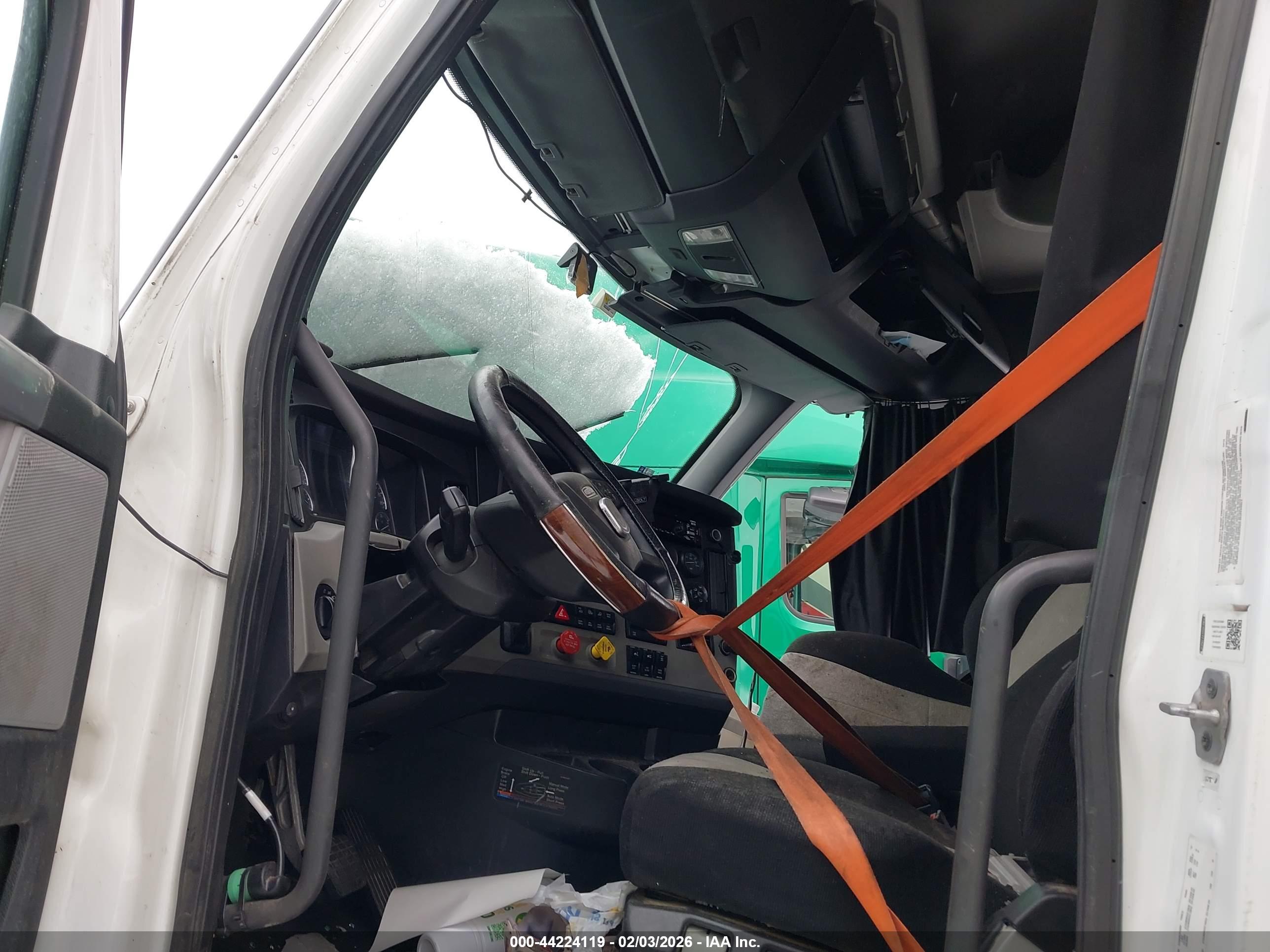 FREIGHTLINER NEW image 8